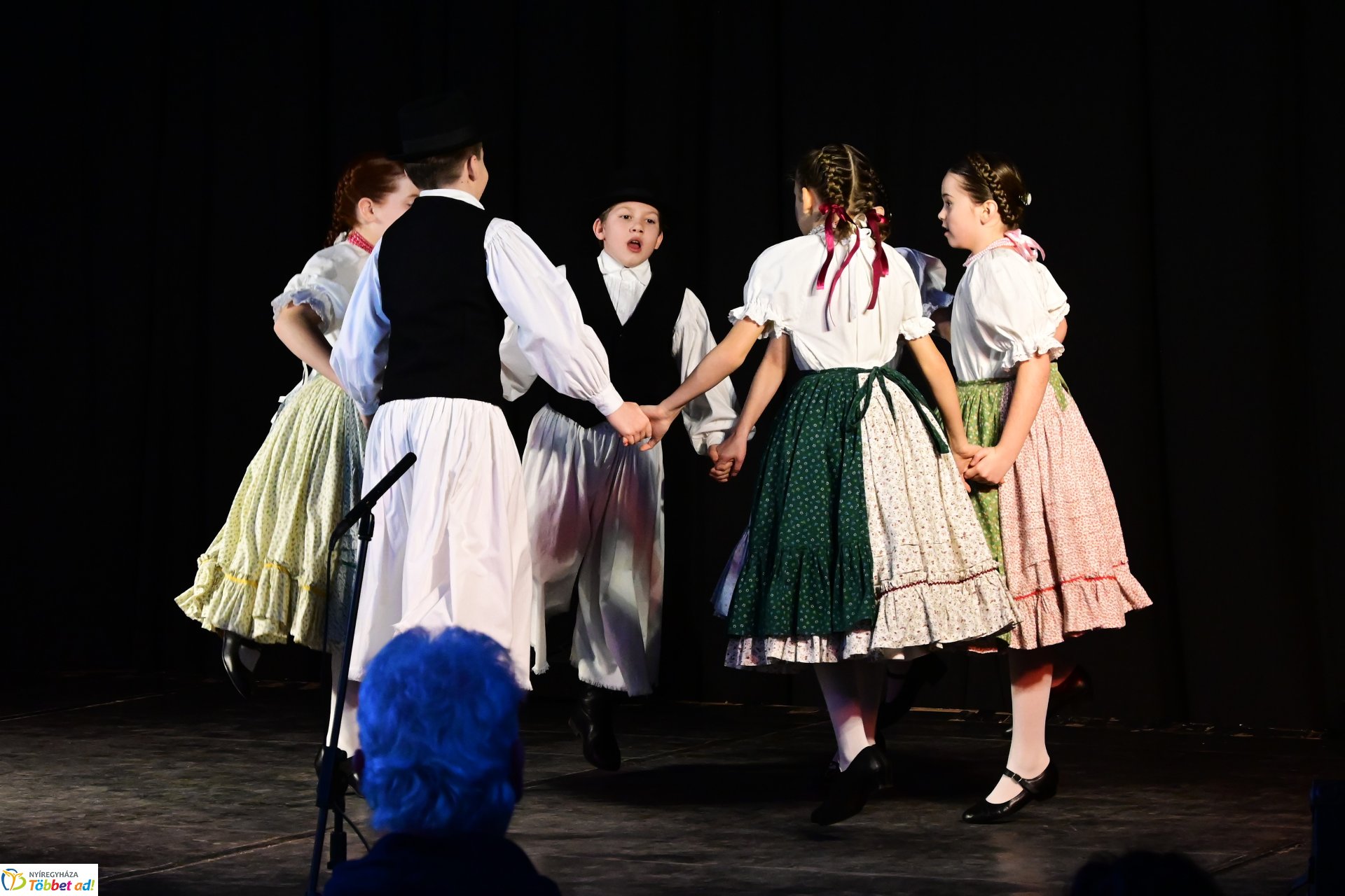 Vécsey-Vásárhelyi néptánc, népzenei, és népdaléneklési verseny