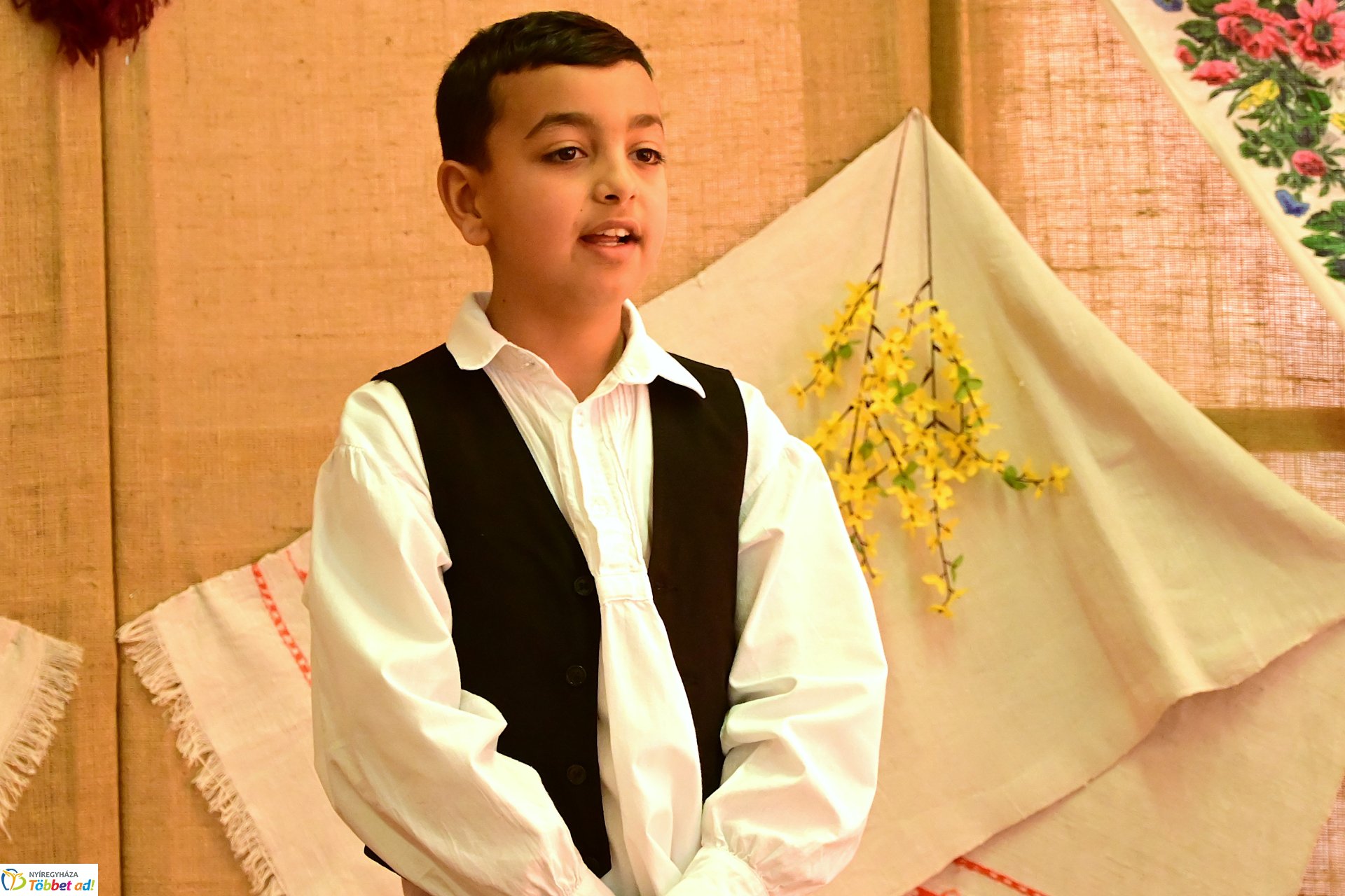 Vécsey-Vásárhelyi néptánc, népzenei, és népdaléneklési verseny