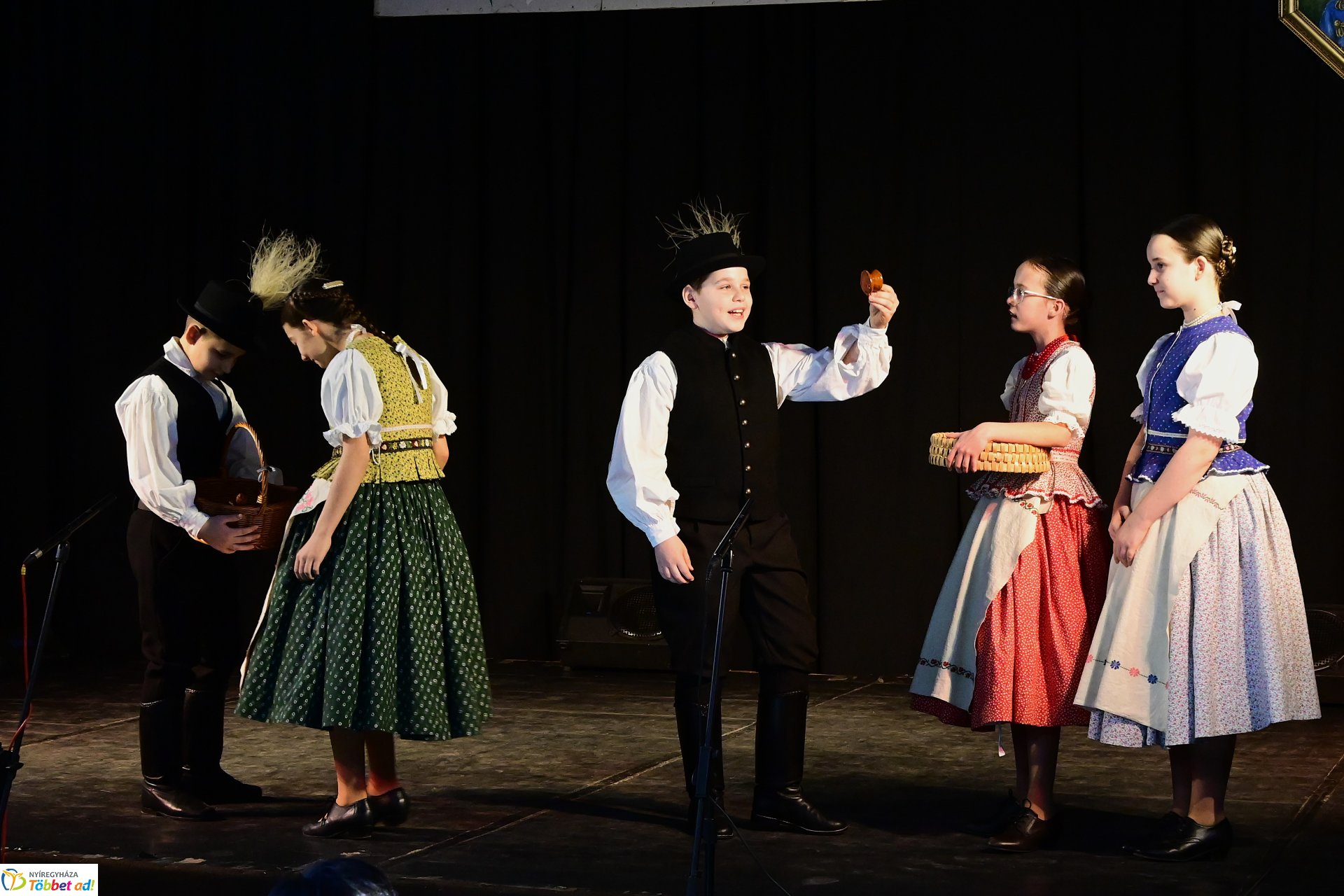 Vécsey-Vásárhelyi néptánc, népzenei, és népdaléneklési verseny