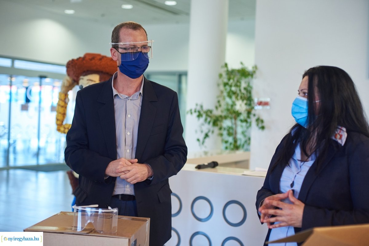 Védőszemüvegek a LEGO-tól