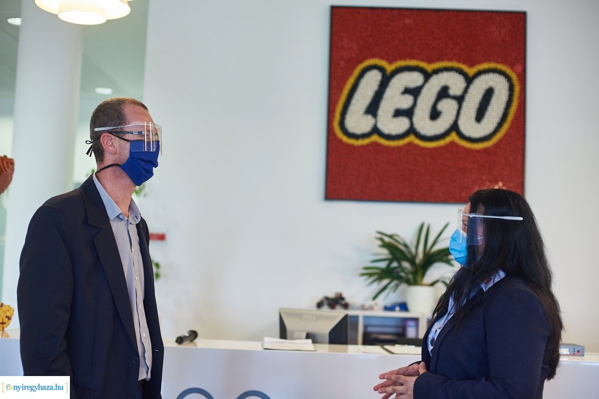 Védőszemüvegek a LEGO-tól