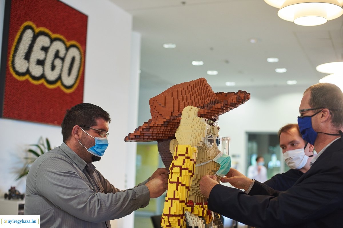 Védőszemüvegek a LEGO-tól