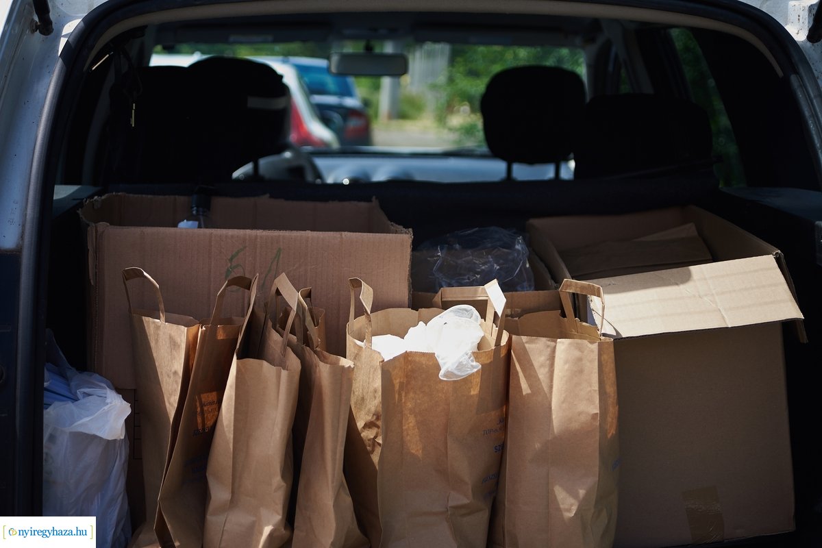 Védőeszköz osztás a Huszár lakótelepen