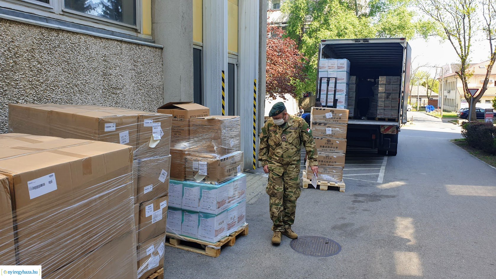Védőfelszerelések érkeztek a kórházba