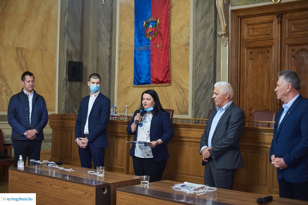 Védőszemüveg a LEGO-tól az önkormányzat részére