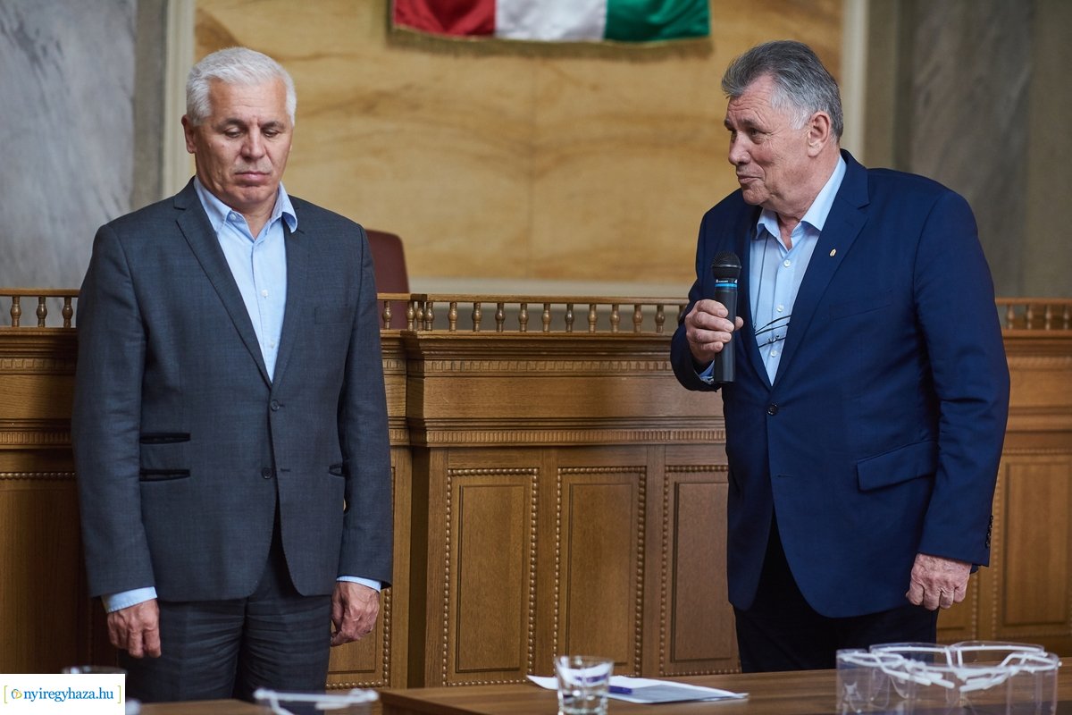 Védőszemüveg a LEGO-tól az önkormányzat részére