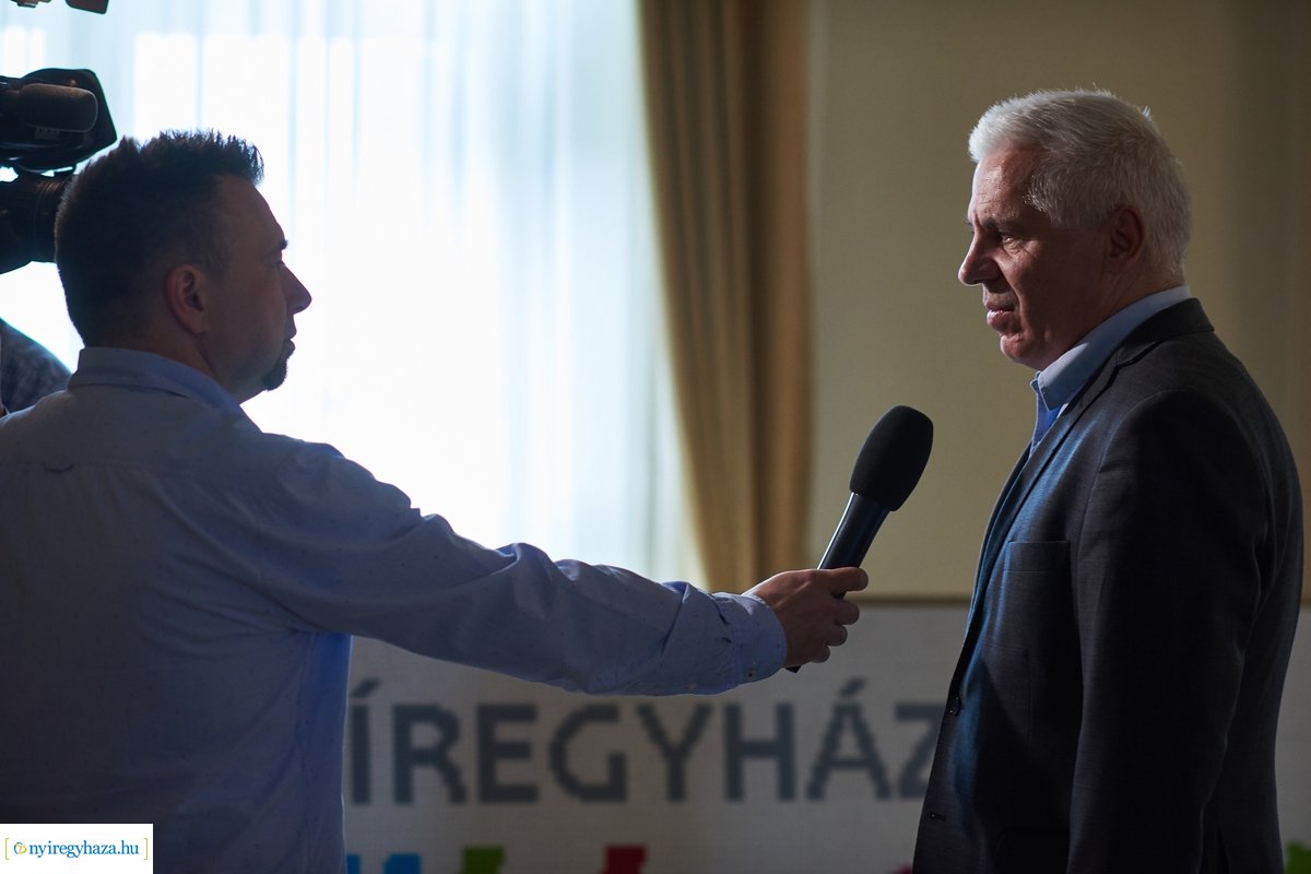 Védőszemüveg a LEGO-tól az önkormányzat részére