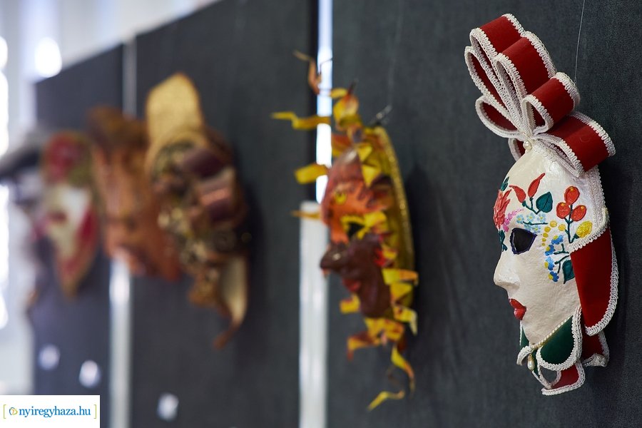 Velencei álarc kiállítás a kulturális közponban