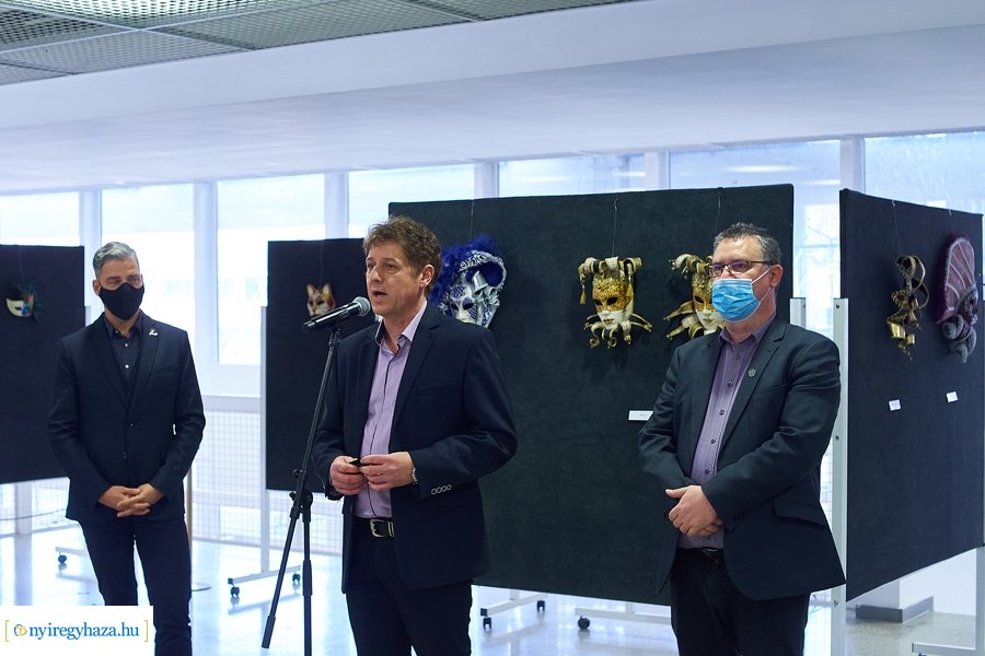 Velencei álarc kiállítás a kulturális közponban