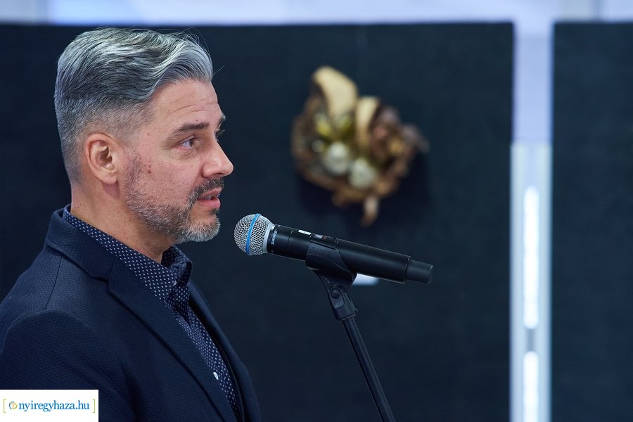 Velencei álarc kiállítás a kulturális közponban