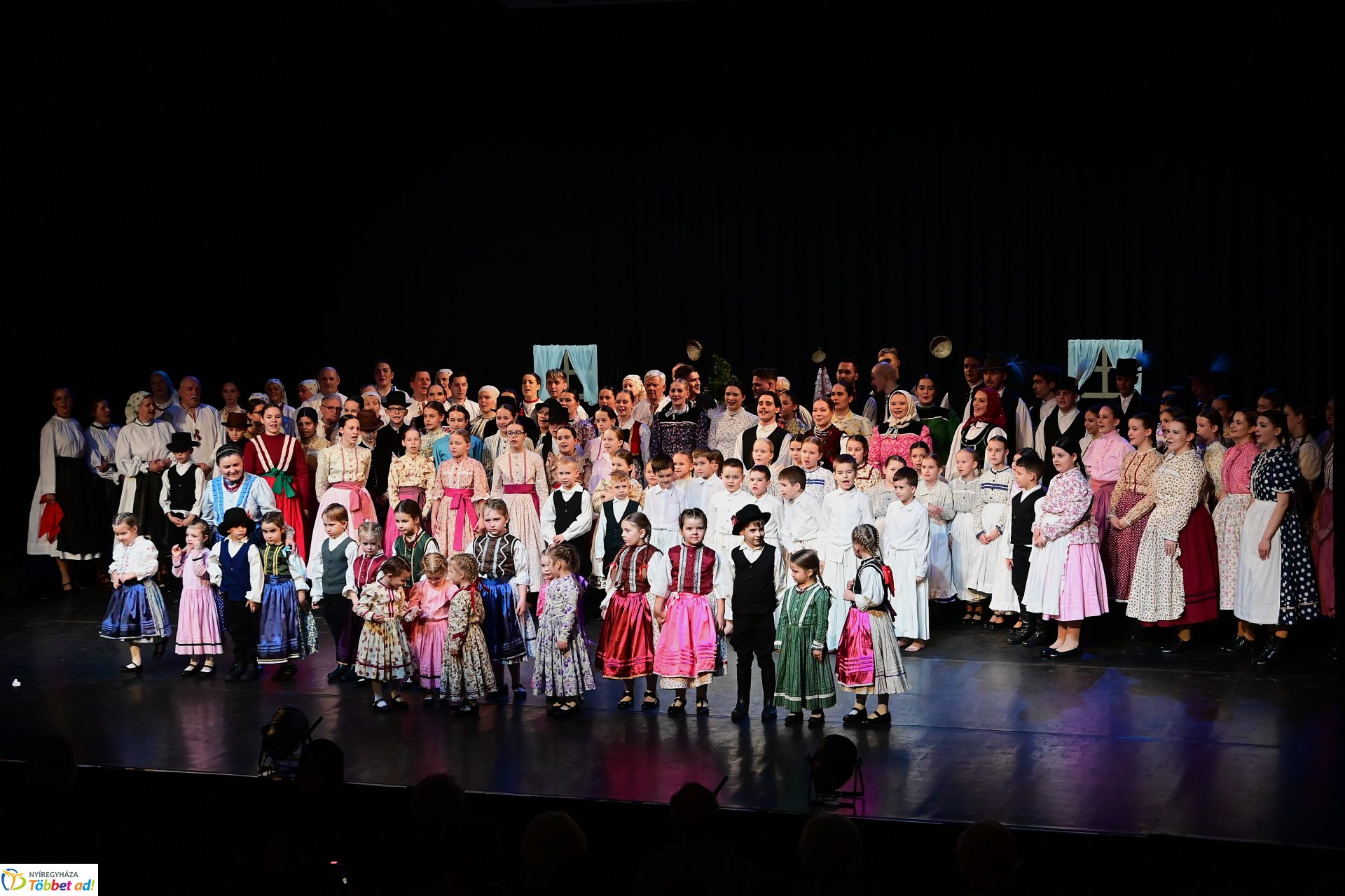 Velünk kerek az év - a Szabolcs Néptáncegyüttes karácsonyi gálaműsora