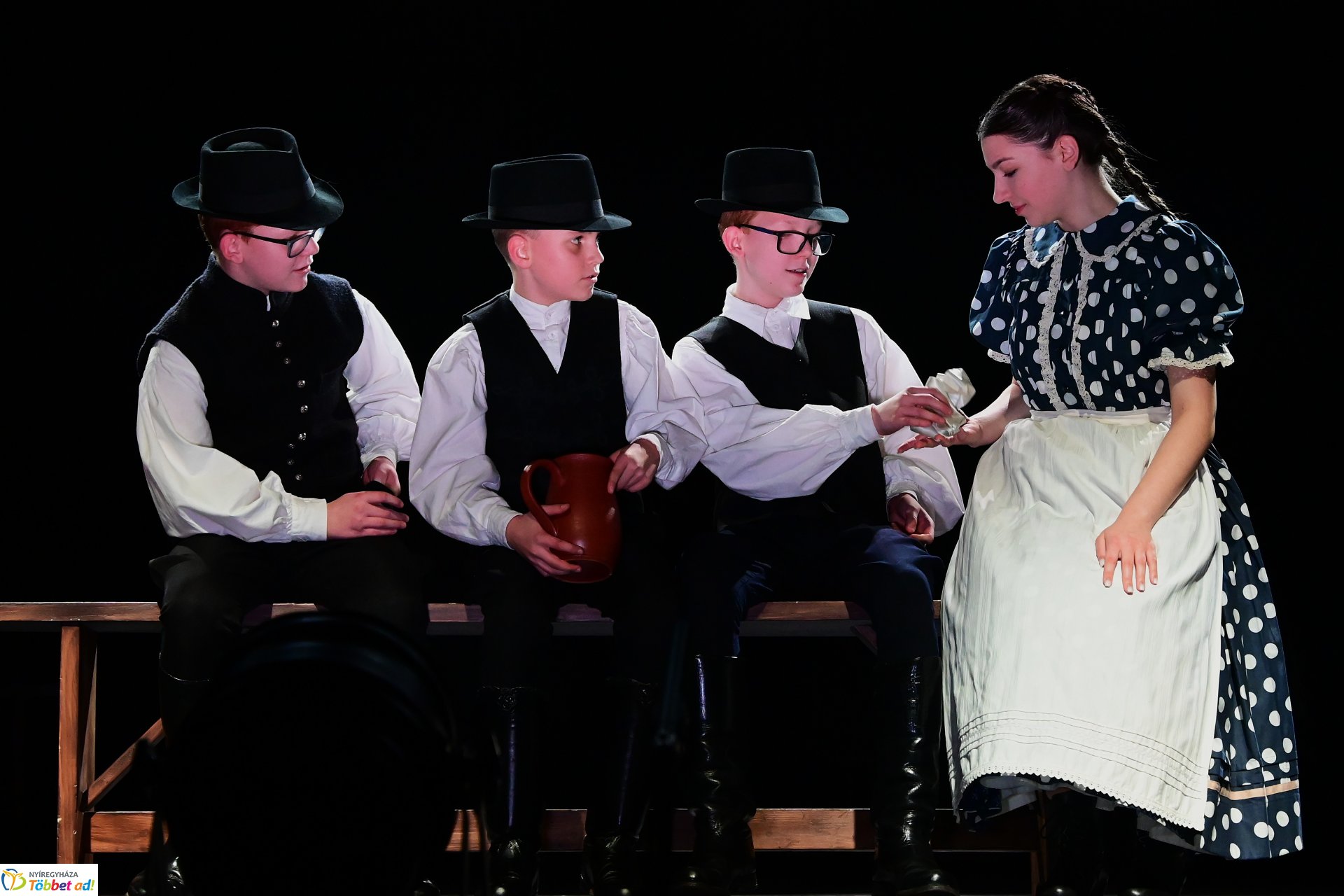 Velünk kerek az év - a Szabolcs Néptáncegyüttes karácsonyi gálaműsora