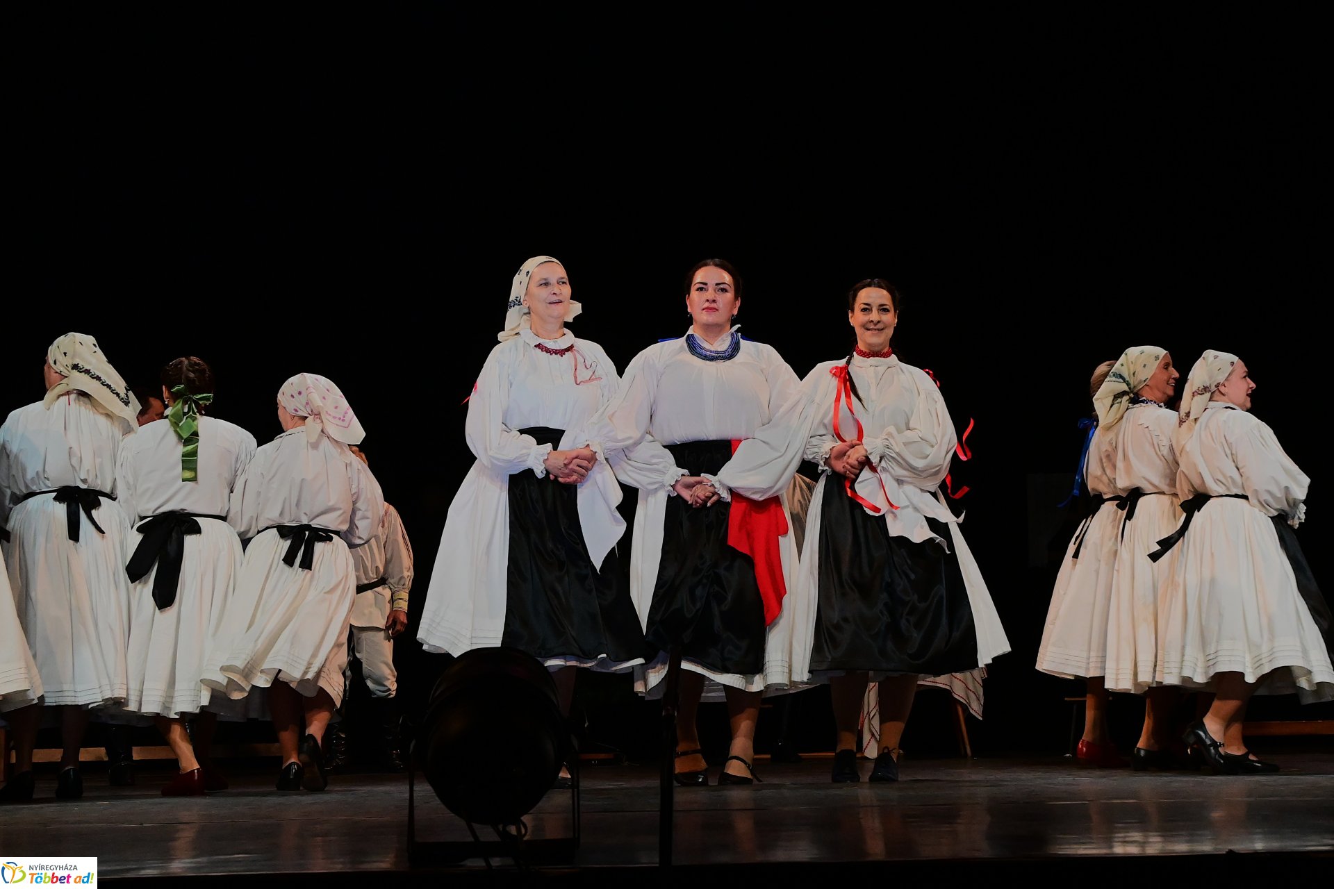 Velünk kerek az év - a Szabolcs Néptáncegyüttes karácsonyi gálaműsora