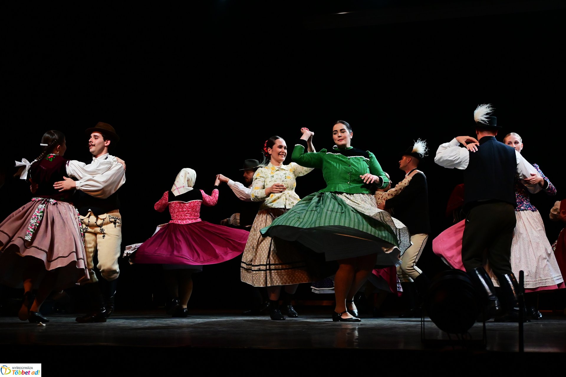 Velünk kerek az év - a Szabolcs Néptáncegyüttes karácsonyi gálaműsora