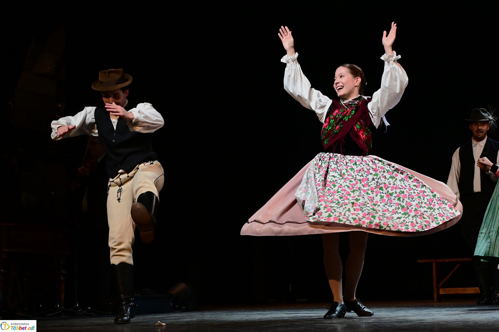 Velünk kerek az év - a Szabolcs Néptáncegyüttes karácsonyi gálaműsora