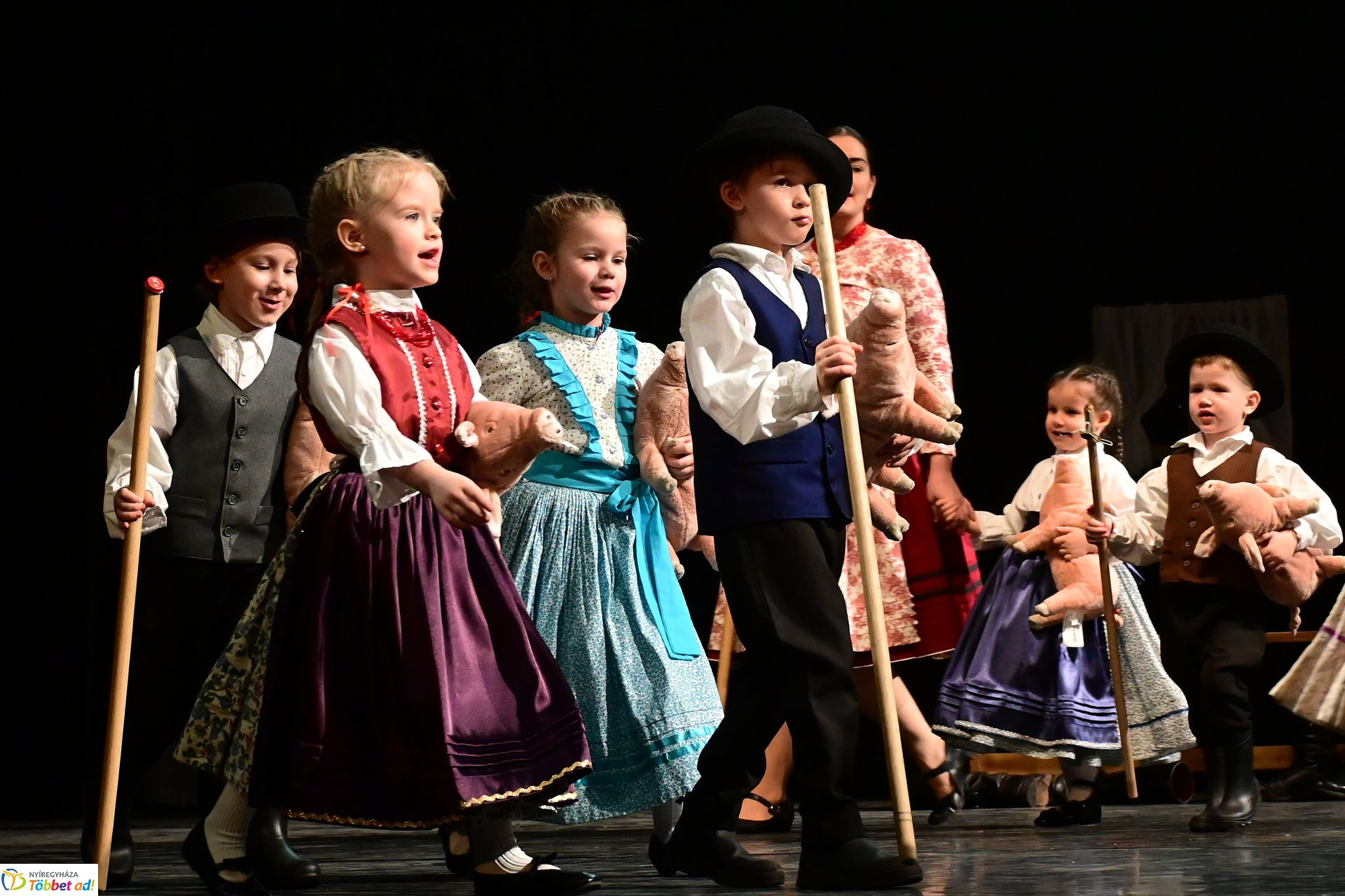 Velünk kerek az év - a Szabolcs Néptáncegyüttes karácsonyi gálaműsora