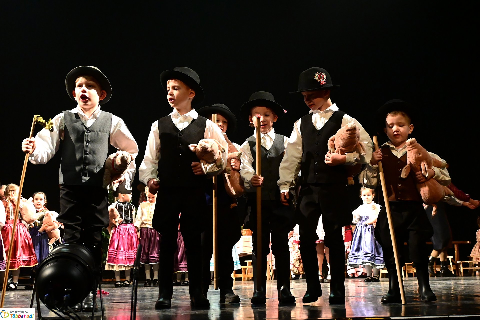 Velünk kerek az év - a Szabolcs Néptáncegyüttes karácsonyi gálaműsora