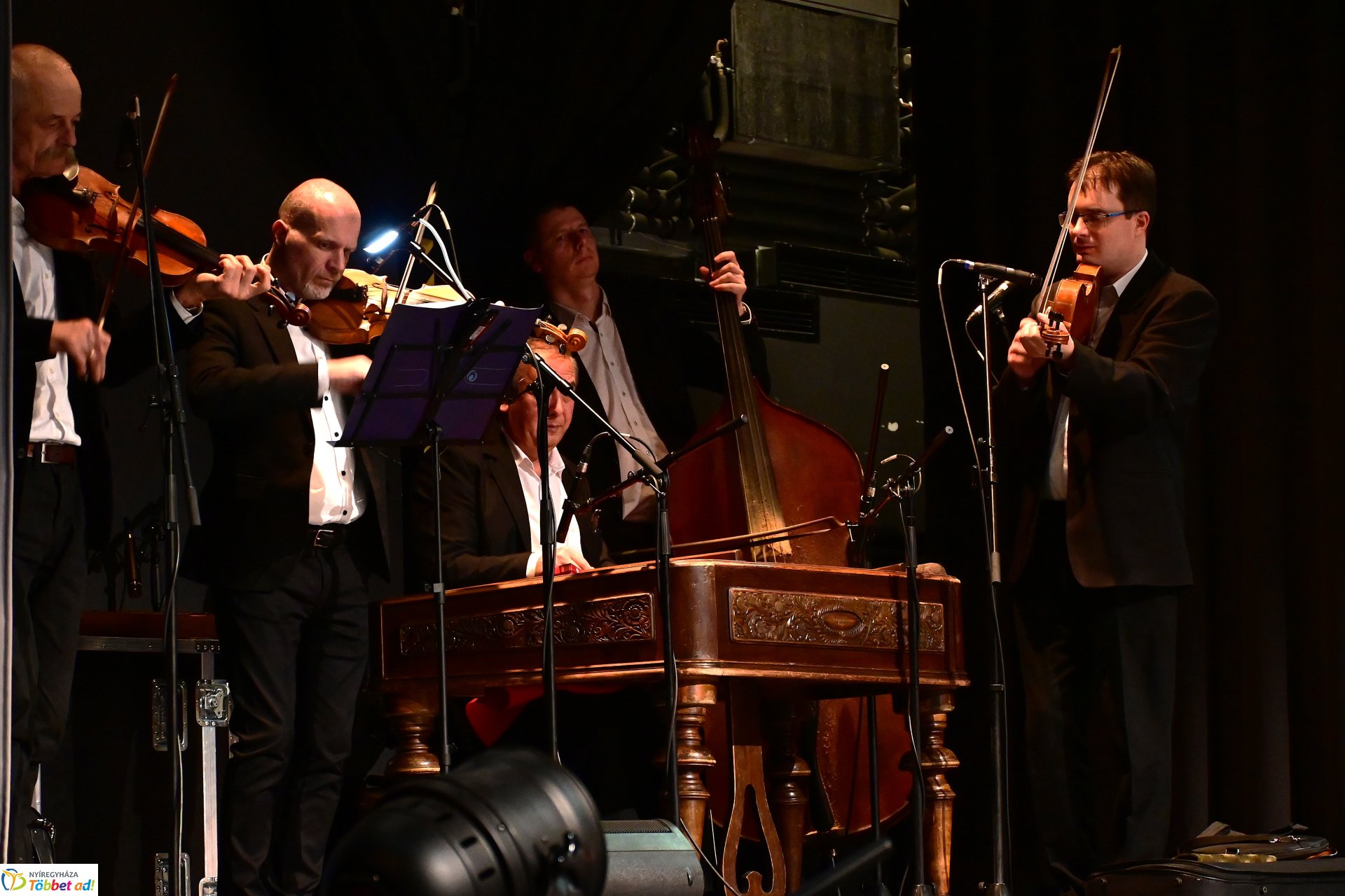 Velünk kerek az év - a Szabolcs Néptáncegyüttes karácsonyi gálaműsora