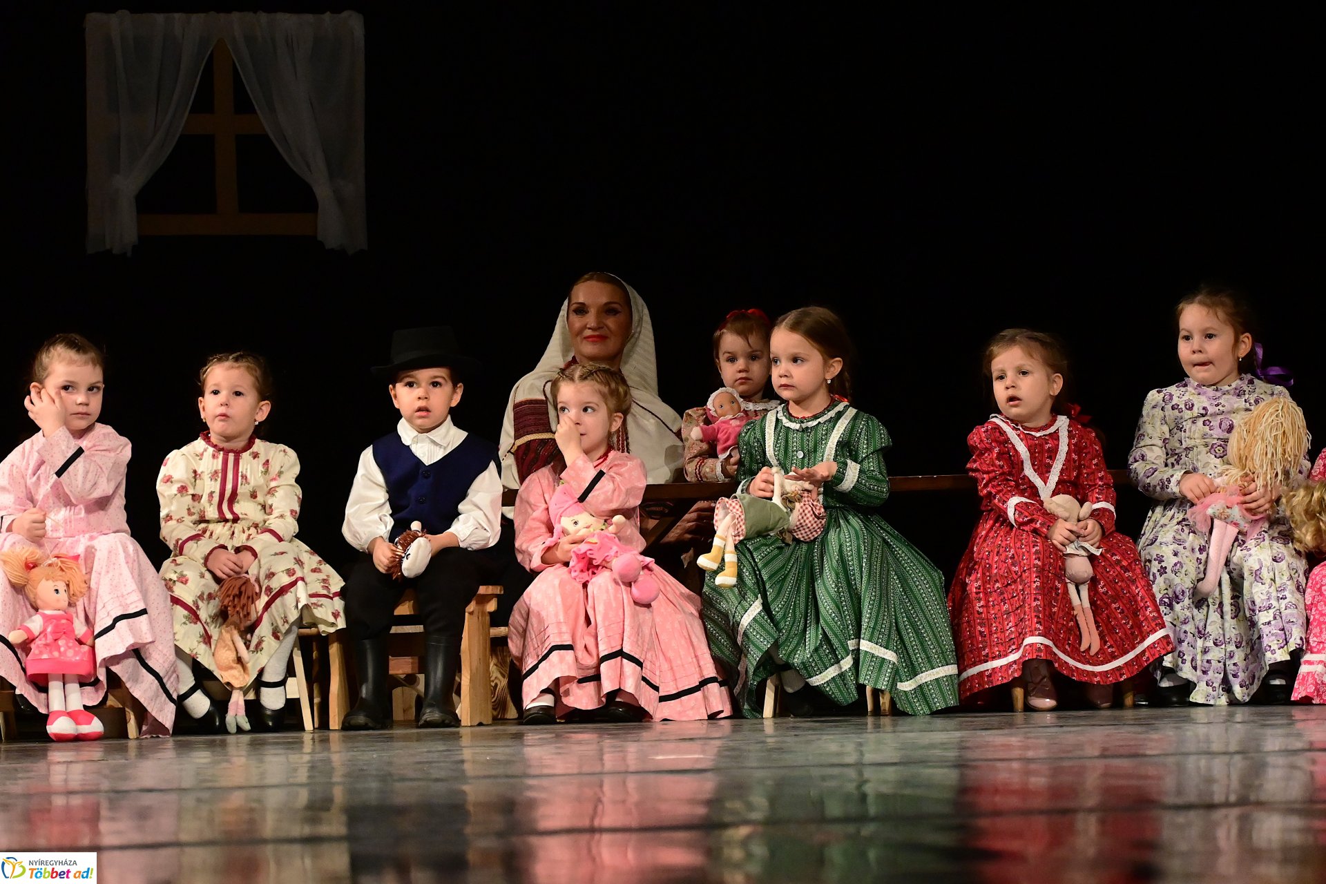 Velünk kerek az év - a Szabolcs Néptáncegyüttes karácsonyi gálaműsora