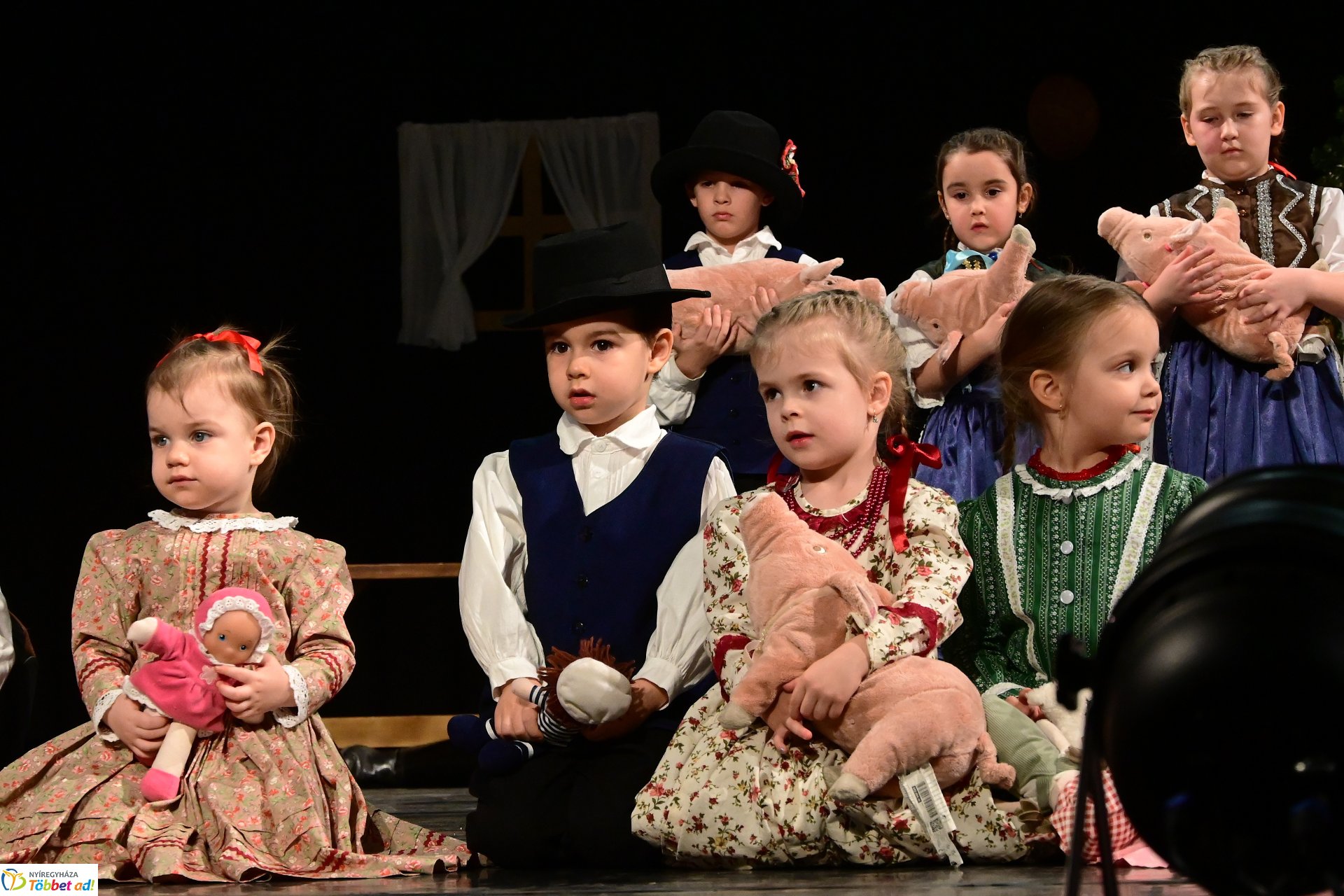 Velünk kerek az év - a Szabolcs Néptáncegyüttes karácsonyi gálaműsora