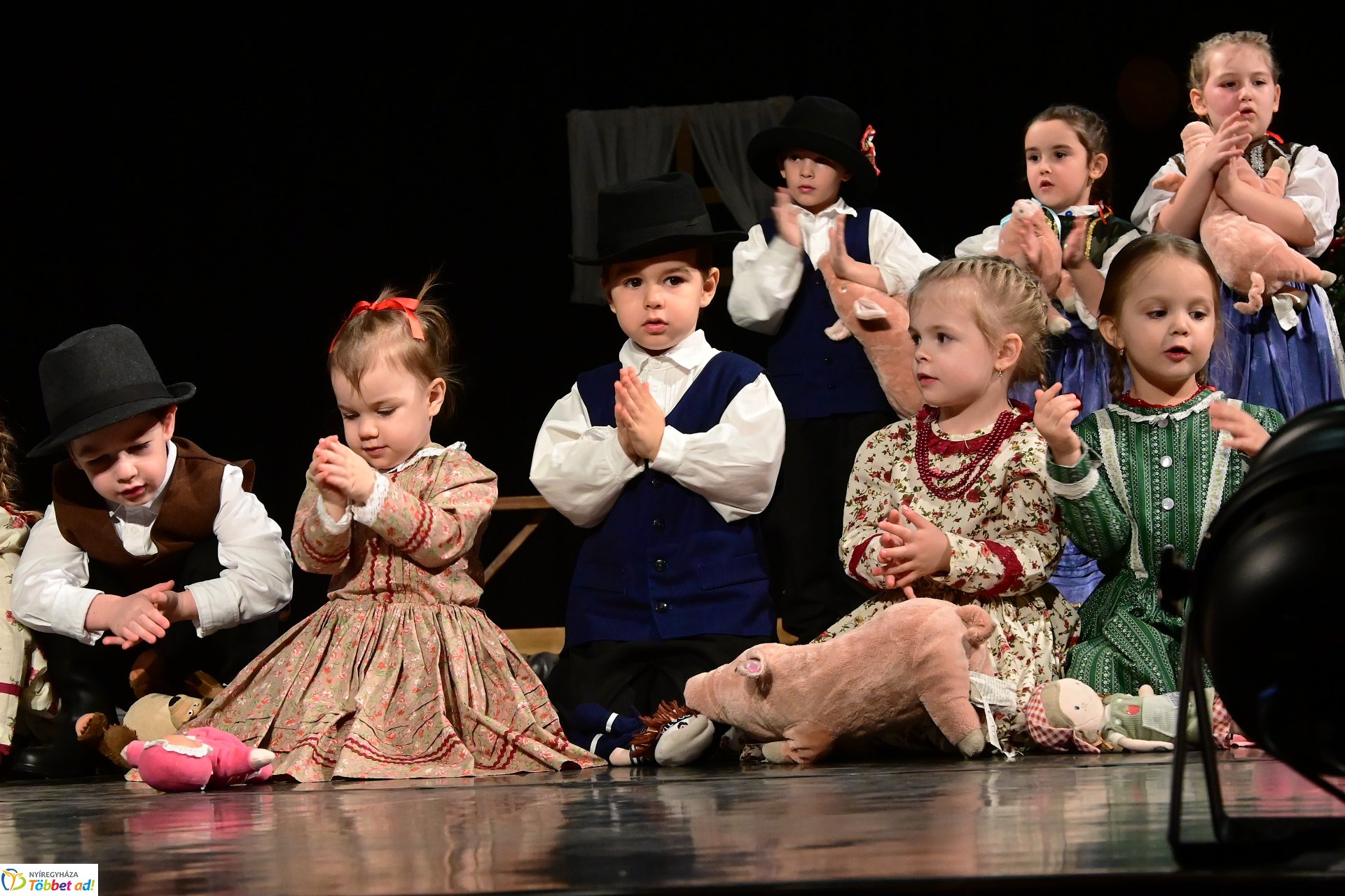Velünk kerek az év - a Szabolcs Néptáncegyüttes karácsonyi gálaműsora