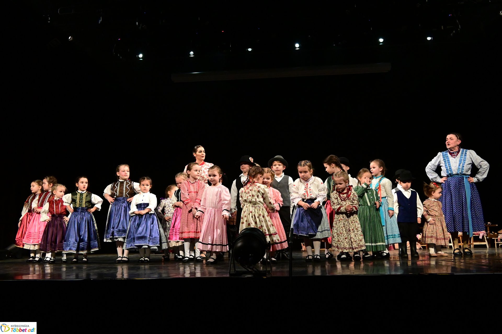 Velünk kerek az év - a Szabolcs Néptáncegyüttes karácsonyi gálaműsora