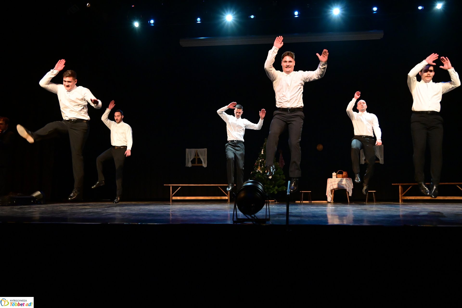 Velünk kerek az év - a Szabolcs Néptáncegyüttes karácsonyi gálaműsora