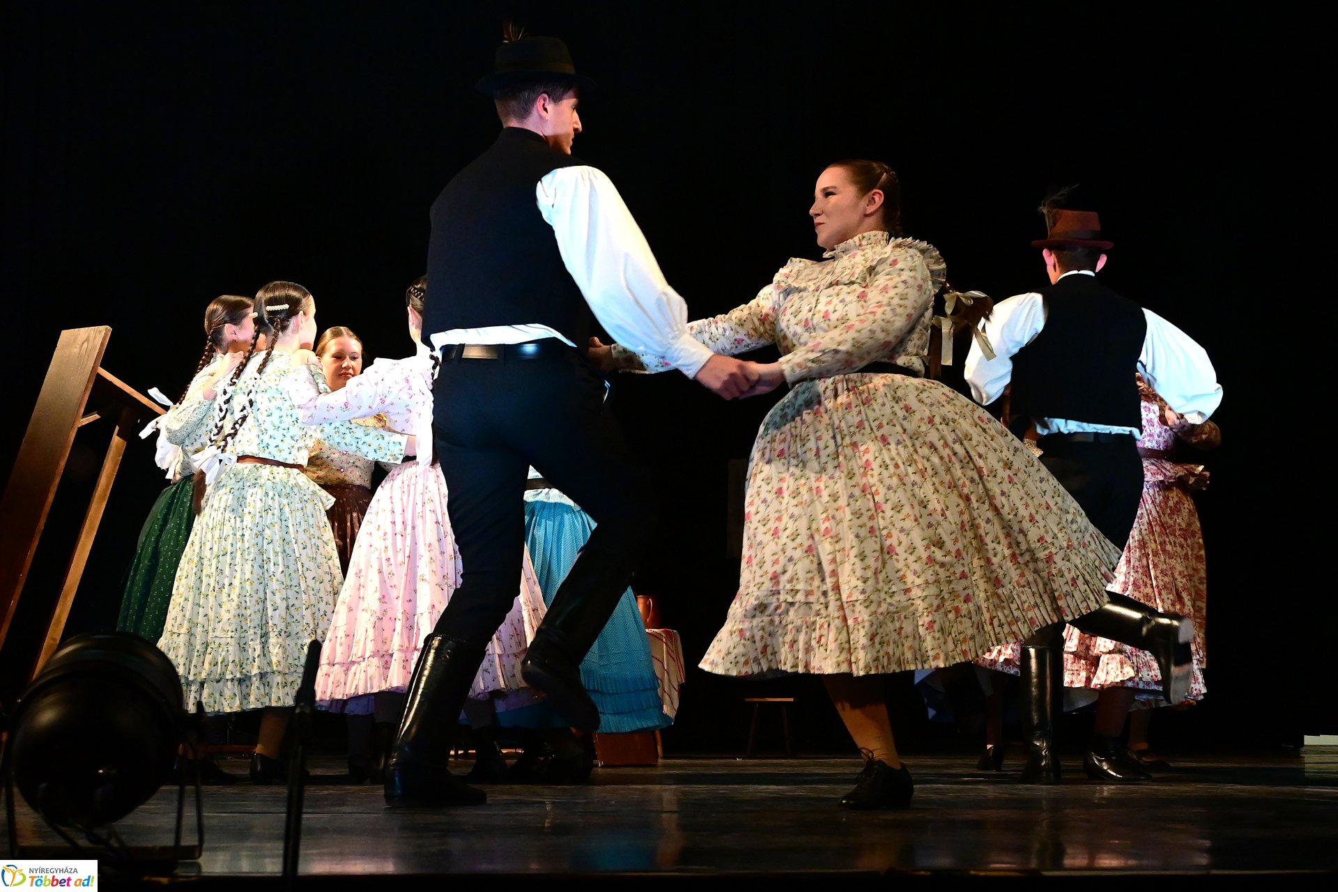 Velünk kerek az év - a Szabolcs Néptáncegyüttes karácsonyi gálaműsora