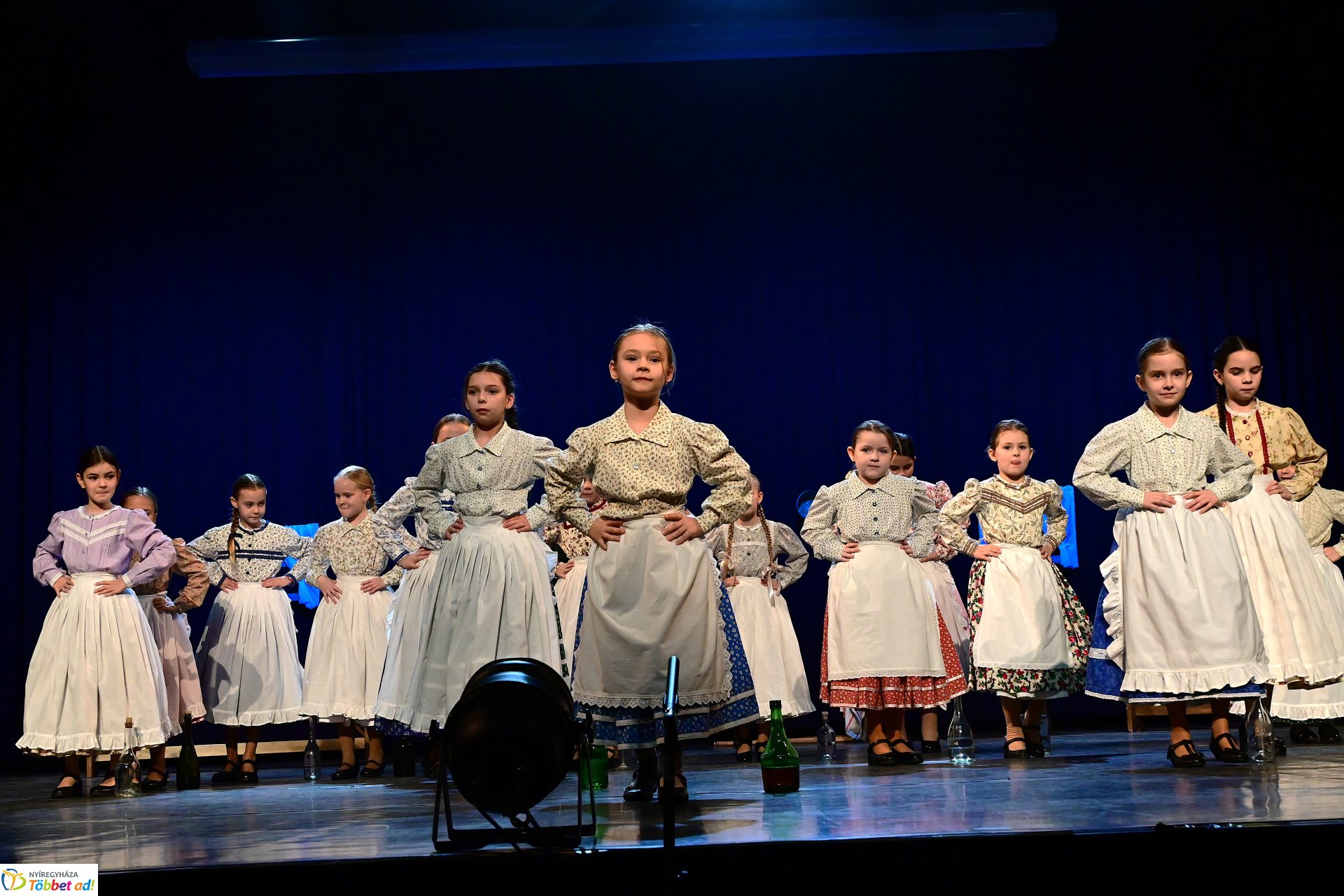 Velünk kerek az év - a Szabolcs Néptáncegyüttes karácsonyi gálaműsora