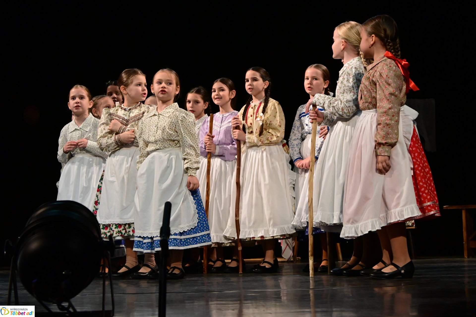 Velünk kerek az év - a Szabolcs Néptáncegyüttes karácsonyi gálaműsora