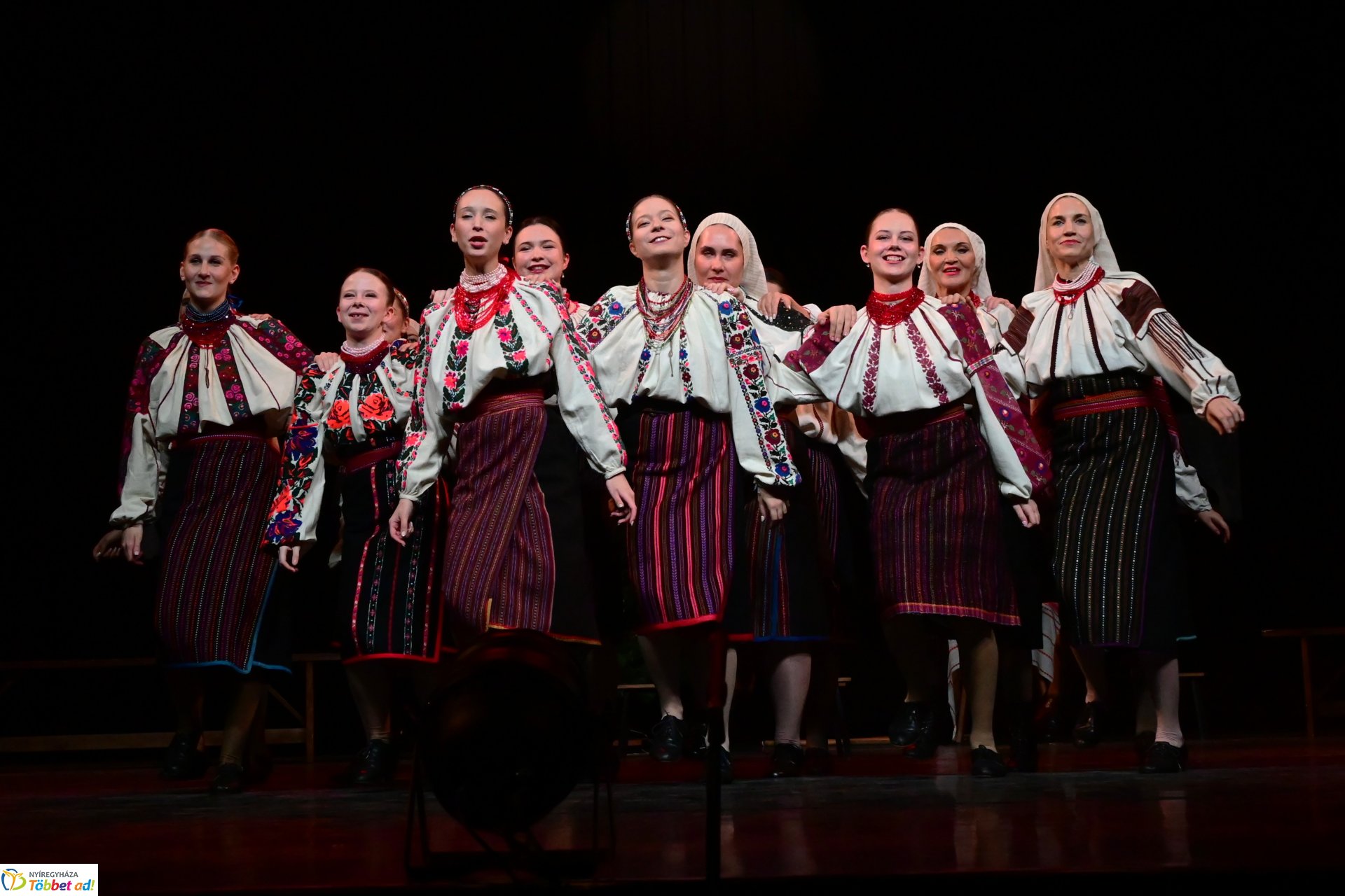 Velünk kerek az év - a Szabolcs Néptáncegyüttes karácsonyi gálaműsora