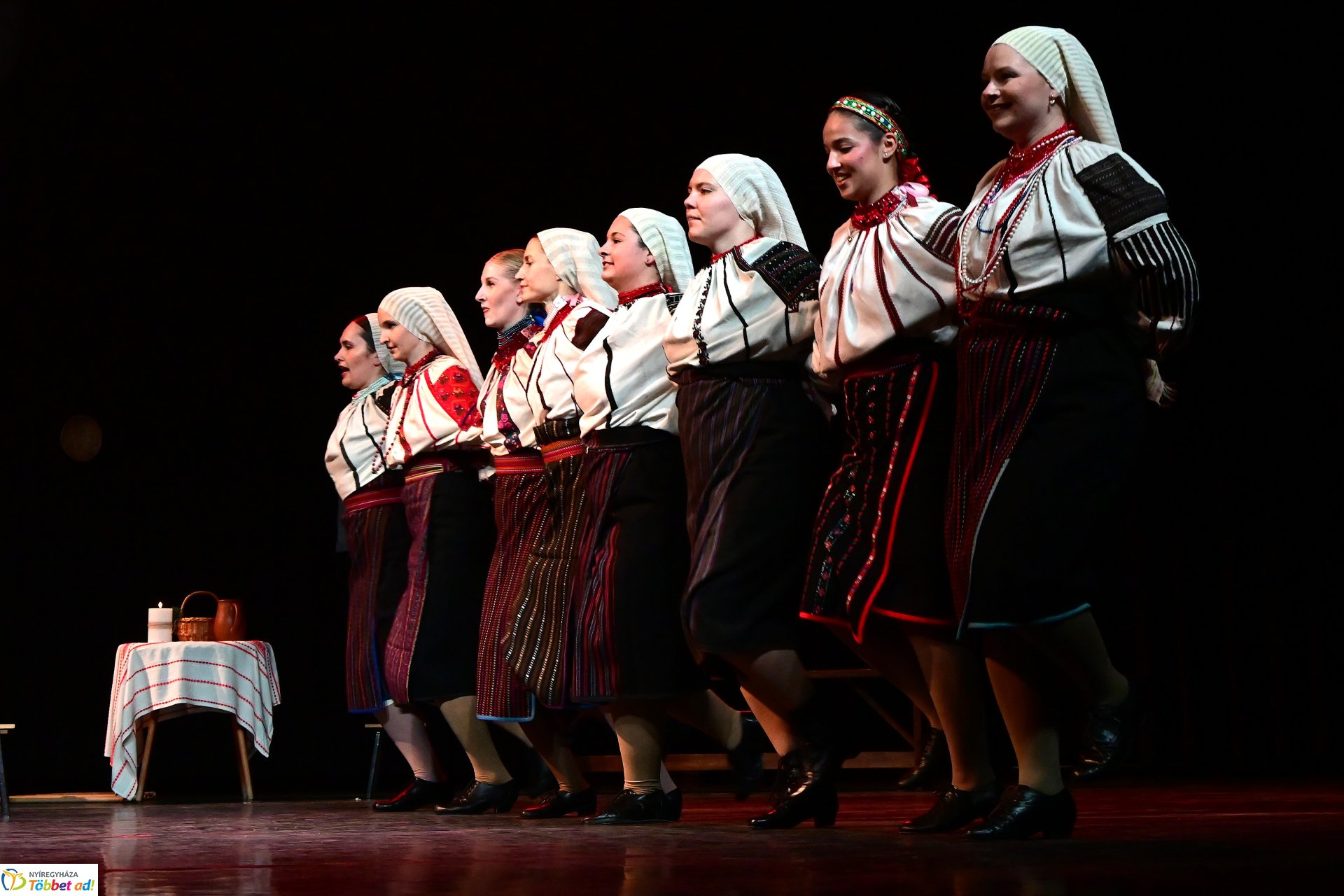 Velünk kerek az év - a Szabolcs Néptáncegyüttes karácsonyi gálaműsora