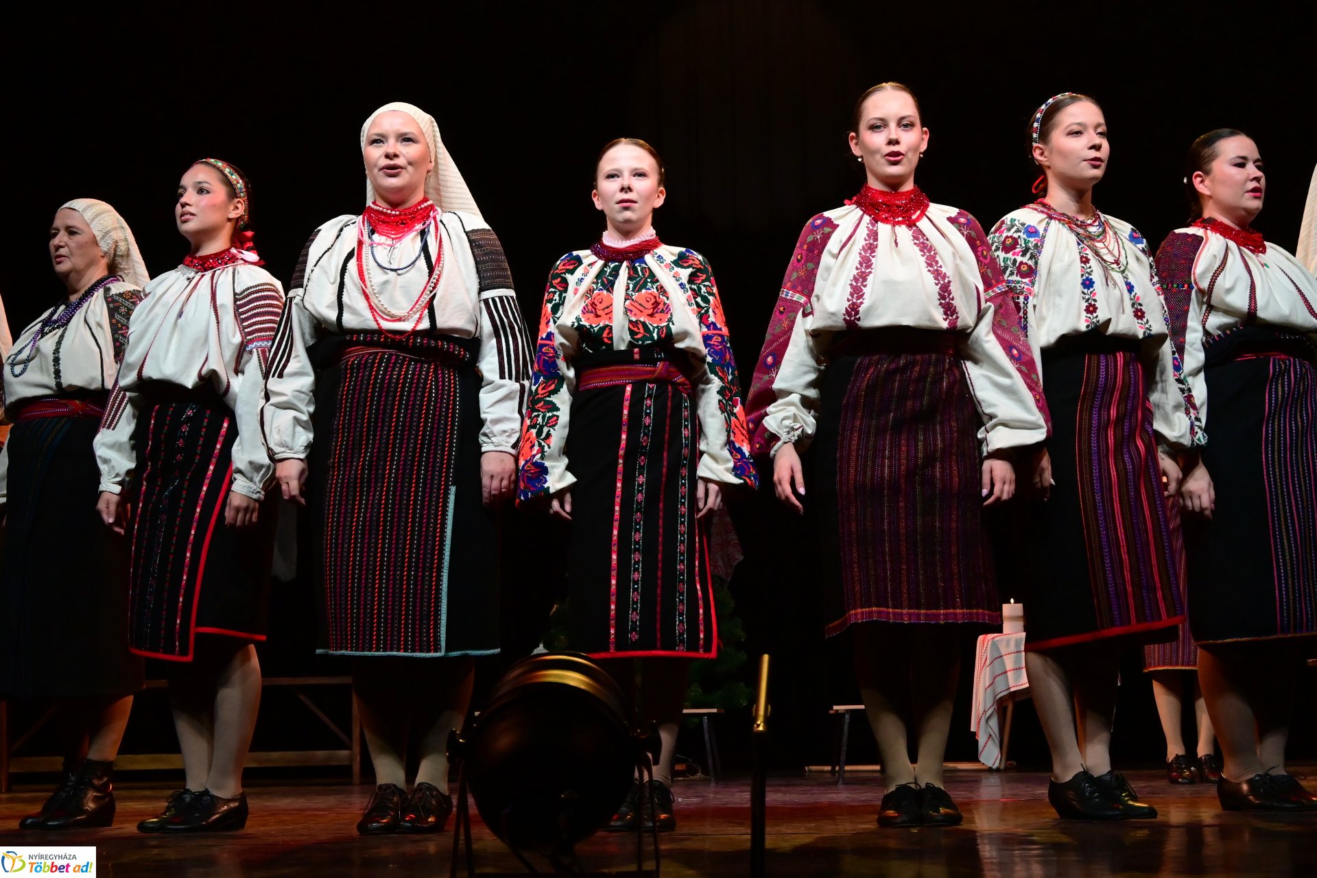 Velünk kerek az év - a Szabolcs Néptáncegyüttes karácsonyi gálaműsora