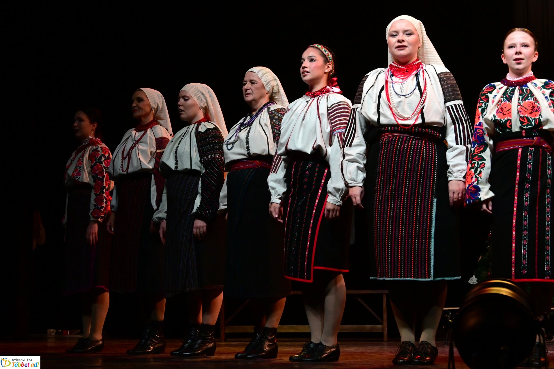 Velünk kerek az év - a Szabolcs Néptáncegyüttes karácsonyi gálaműsora