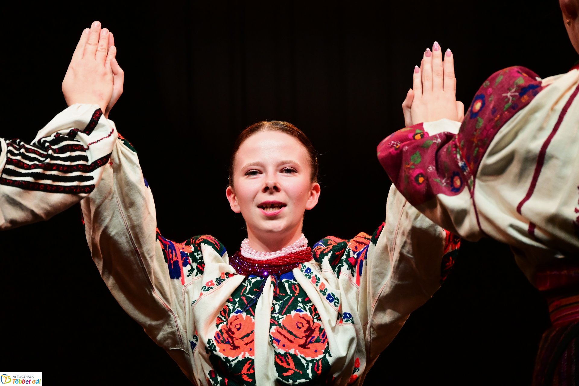 Velünk kerek az év - a Szabolcs Néptáncegyüttes karácsonyi gálaműsora