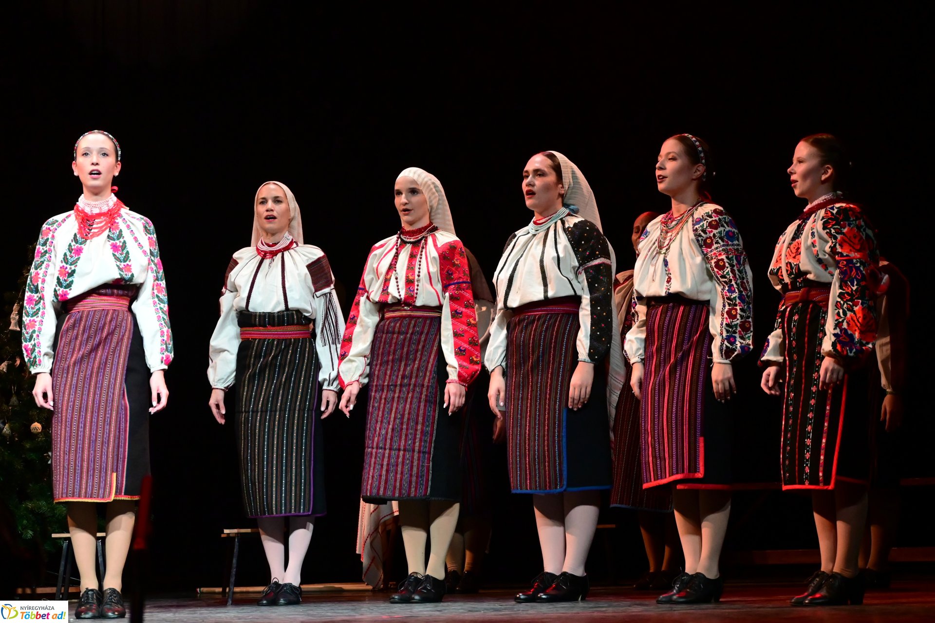 Velünk kerek az év - a Szabolcs Néptáncegyüttes karácsonyi gálaműsora