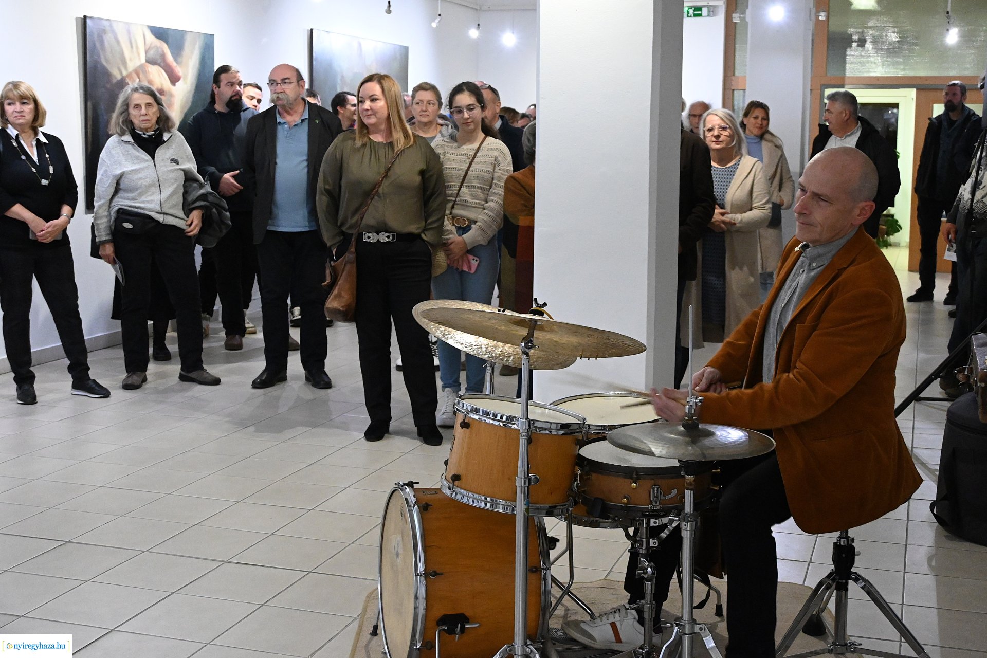 Verebes György kiállításának megnyitója a Városi Galériában