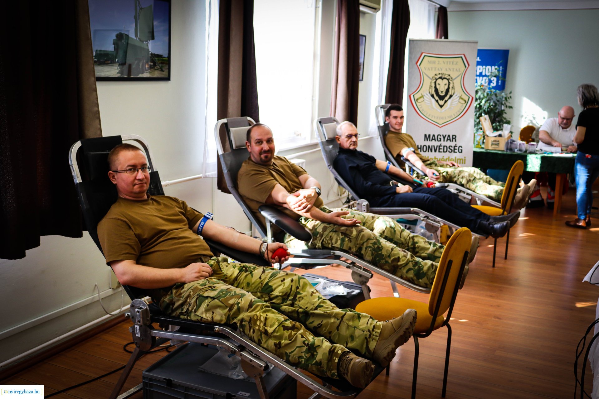 Vért adtak a katonák Nyírteleken