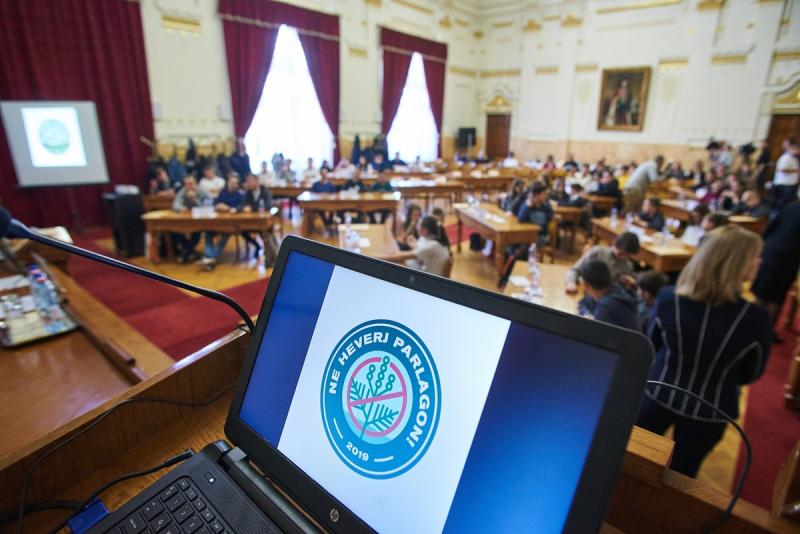 Vetélkedő a parlagfűről