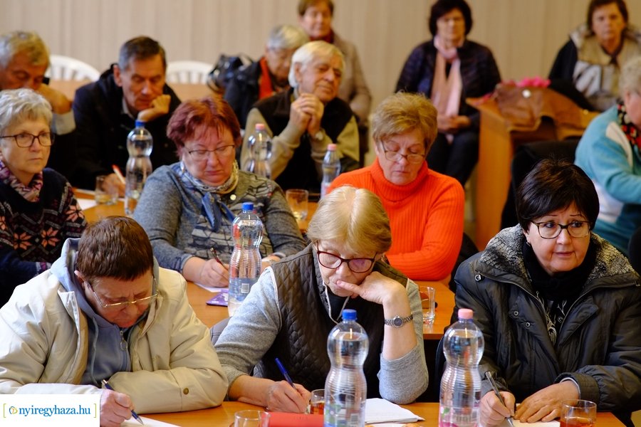 Vetélkedő nyugdíjasoknak