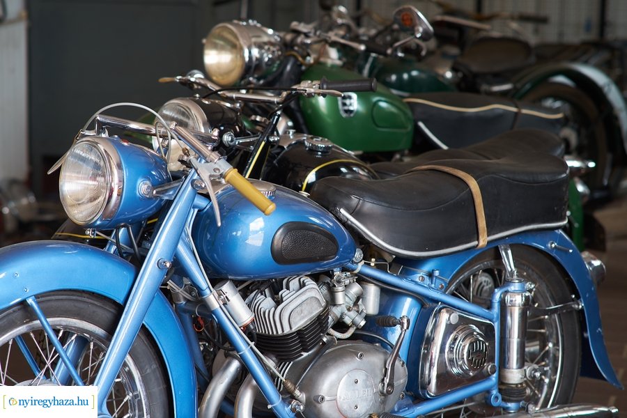 Veterán motor gyűjtemény