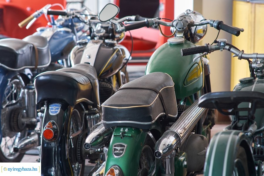 Veterán motor gyűjtemény