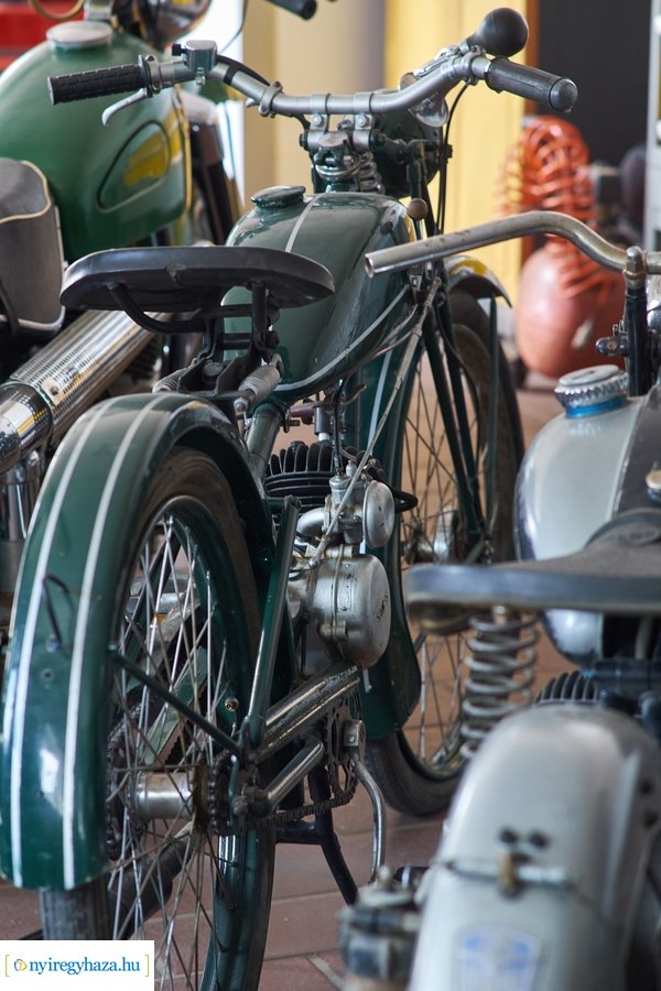 Veterán motor gyűjtemény