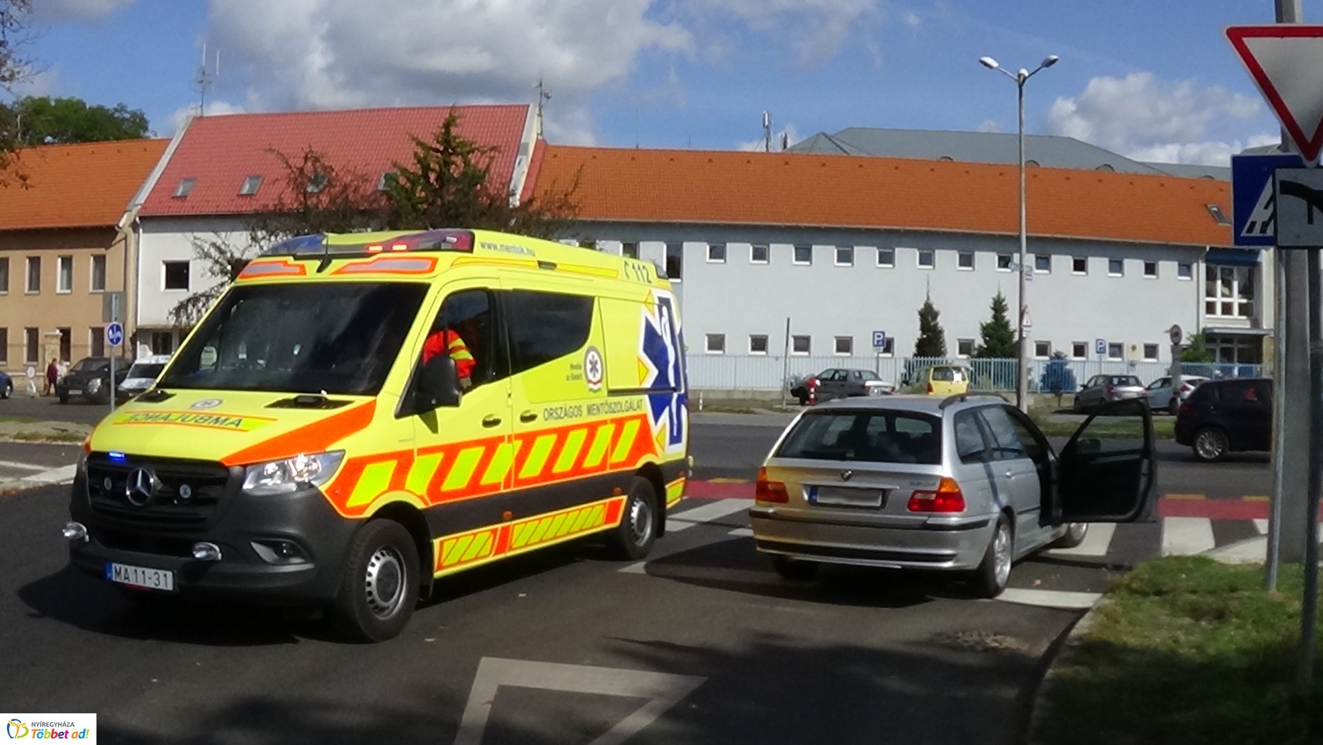 Vezetés közben lett rosszul egy sofőr a Szent István utca és az Ady Endre utca csomópontjánál