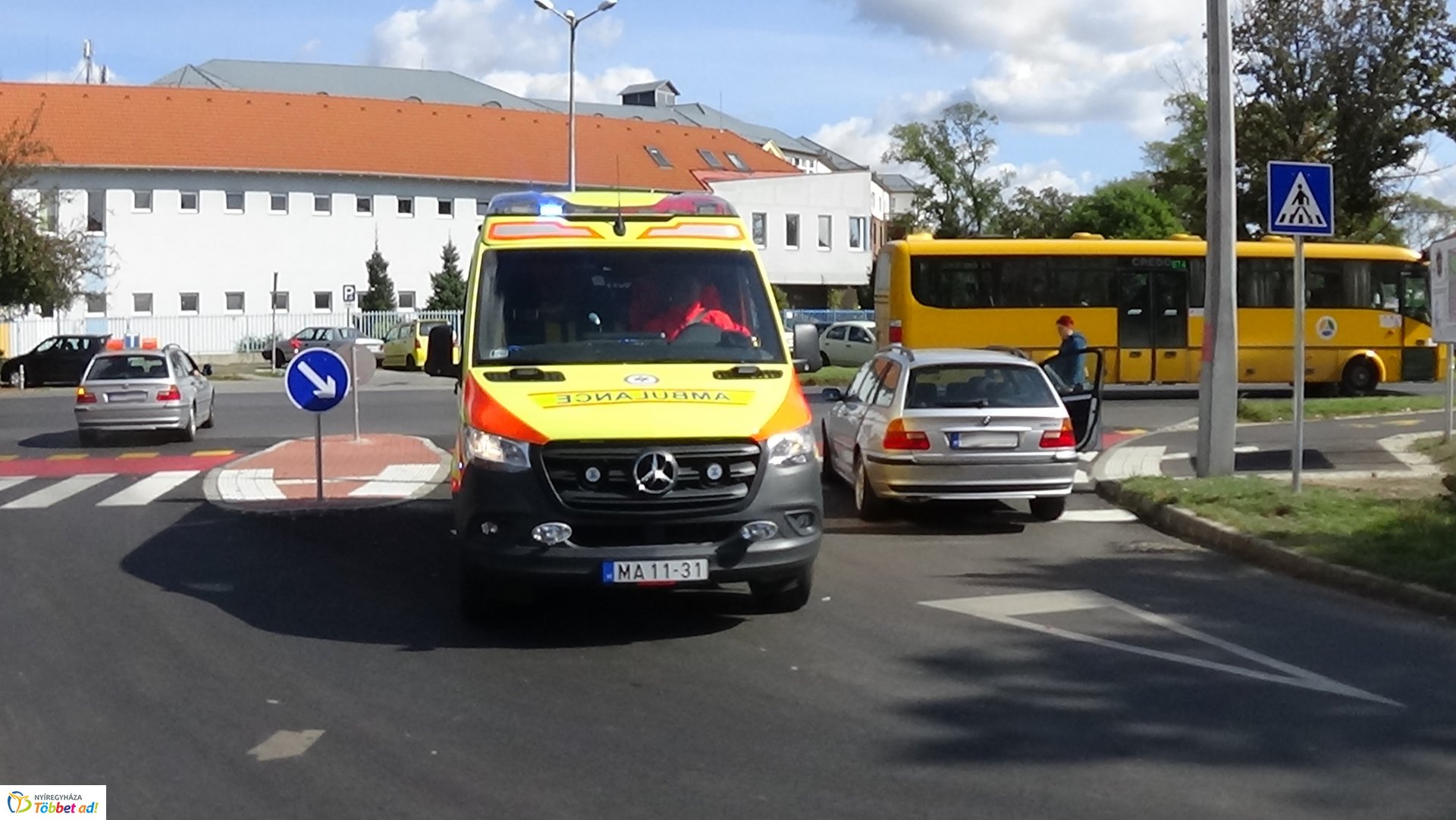 Vezetés közben lett rosszul egy sofőr a Szent István utca és az Ady Endre utca csomópontjánál