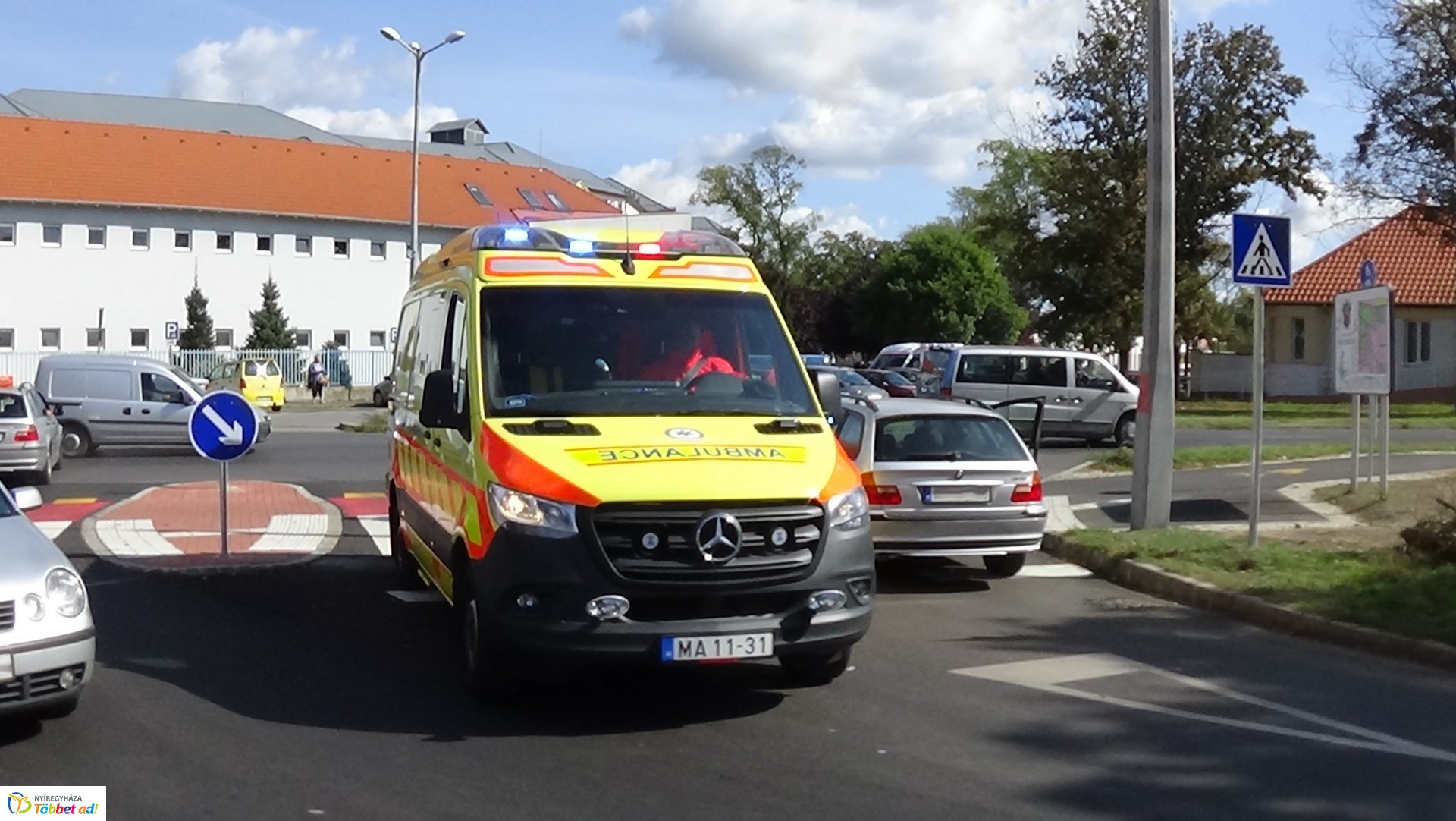 Vezetés közben lett rosszul egy sofőr a Szent István utca és az Ady Endre utca csomópontjánál