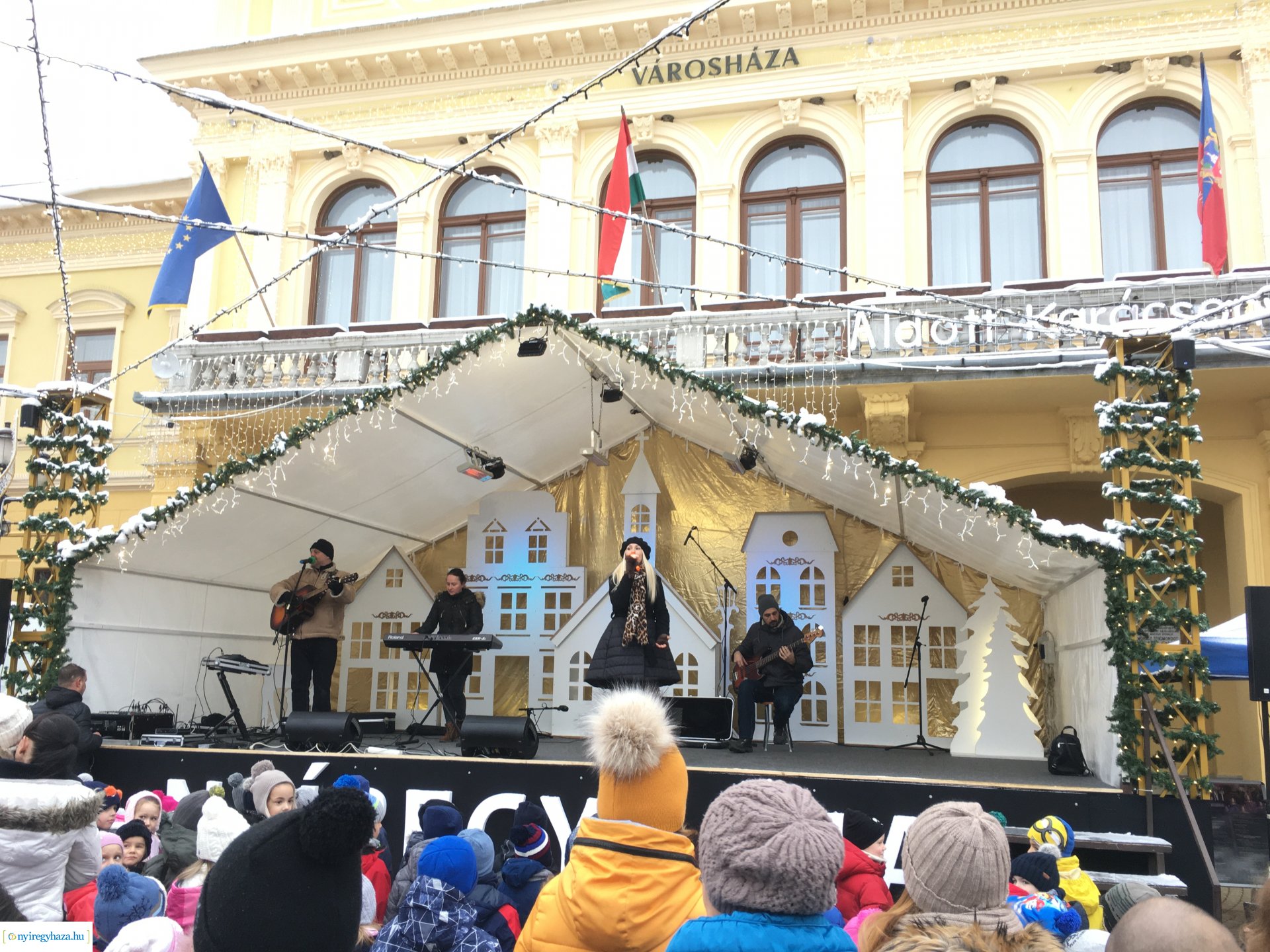 Vidám Manók a forgatagban