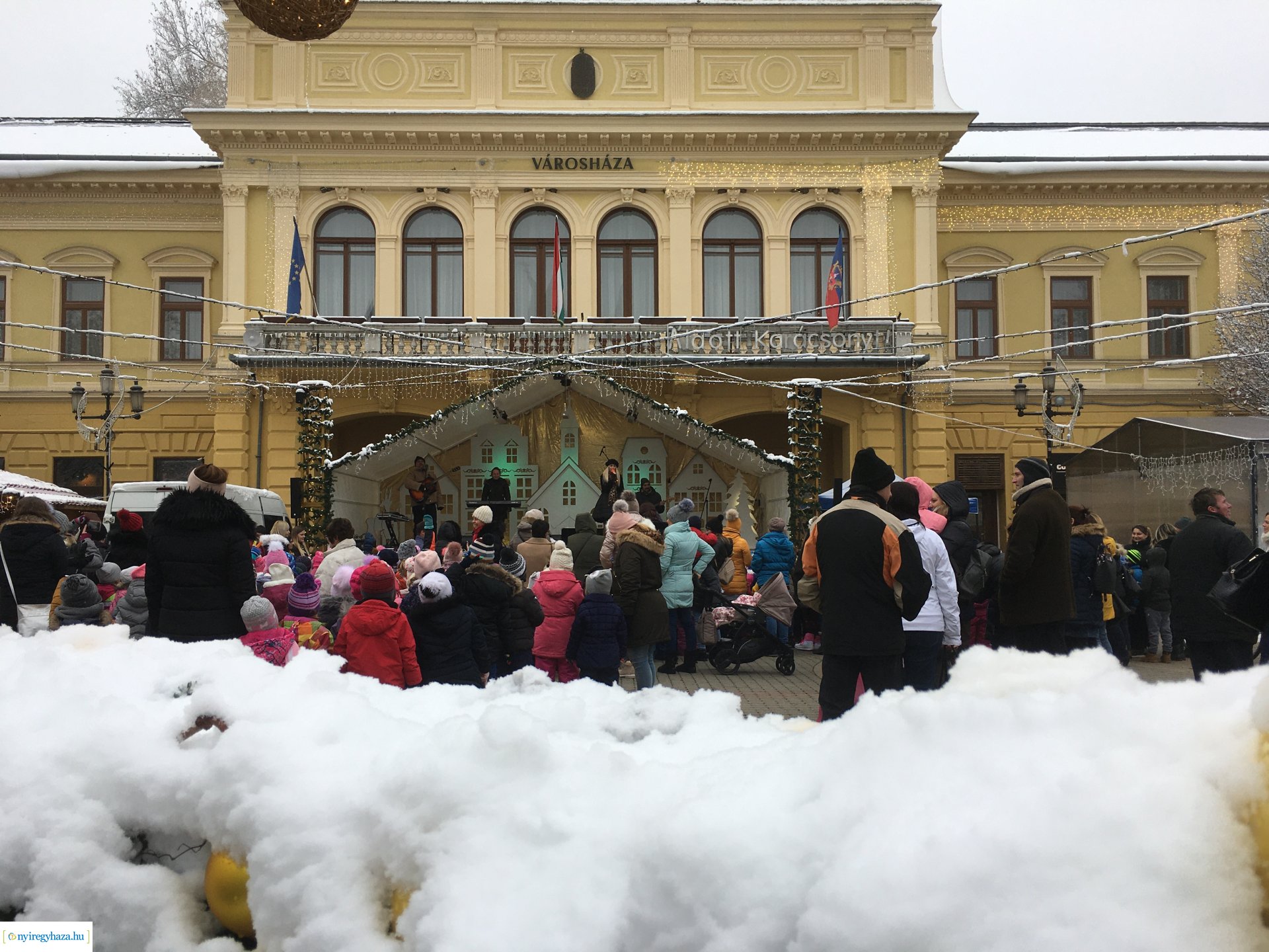 Vidám Manók a forgatagban