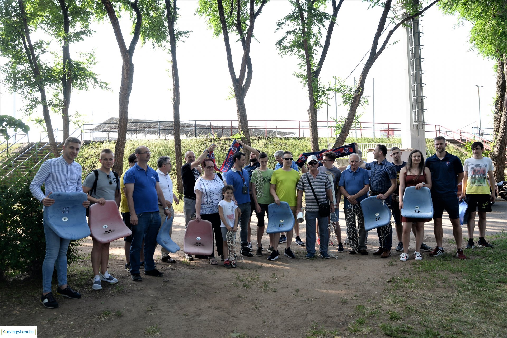 Vidd haza  a stadiont!