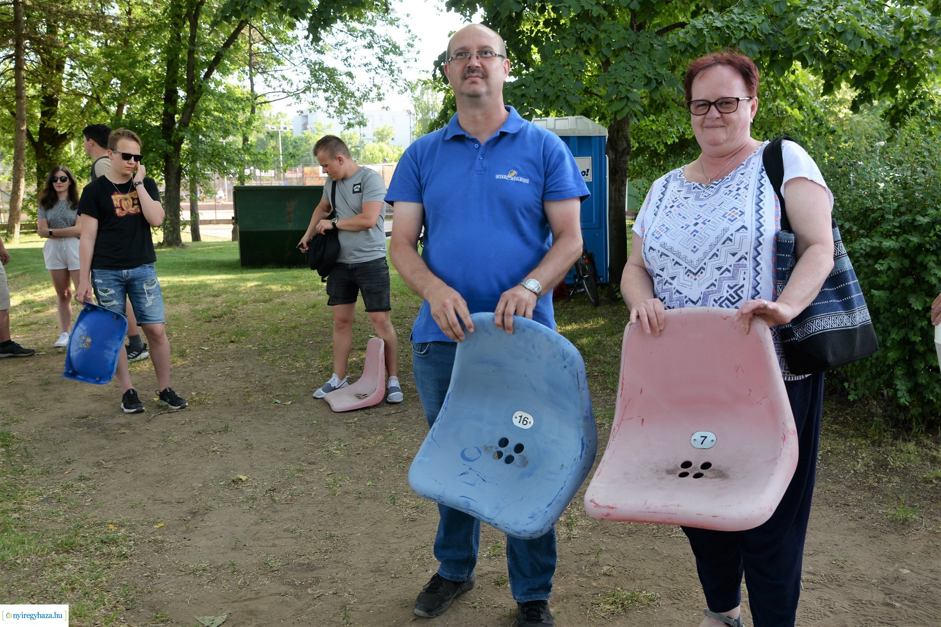 Vidd haza  a stadiont!